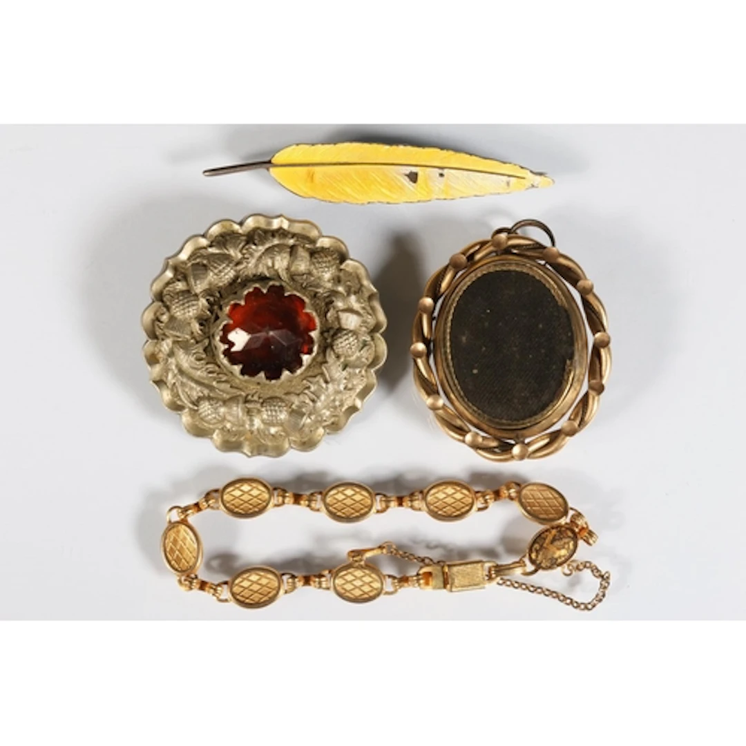 Victorian pinchbeck style mourning brooch, Scottish thistle ...