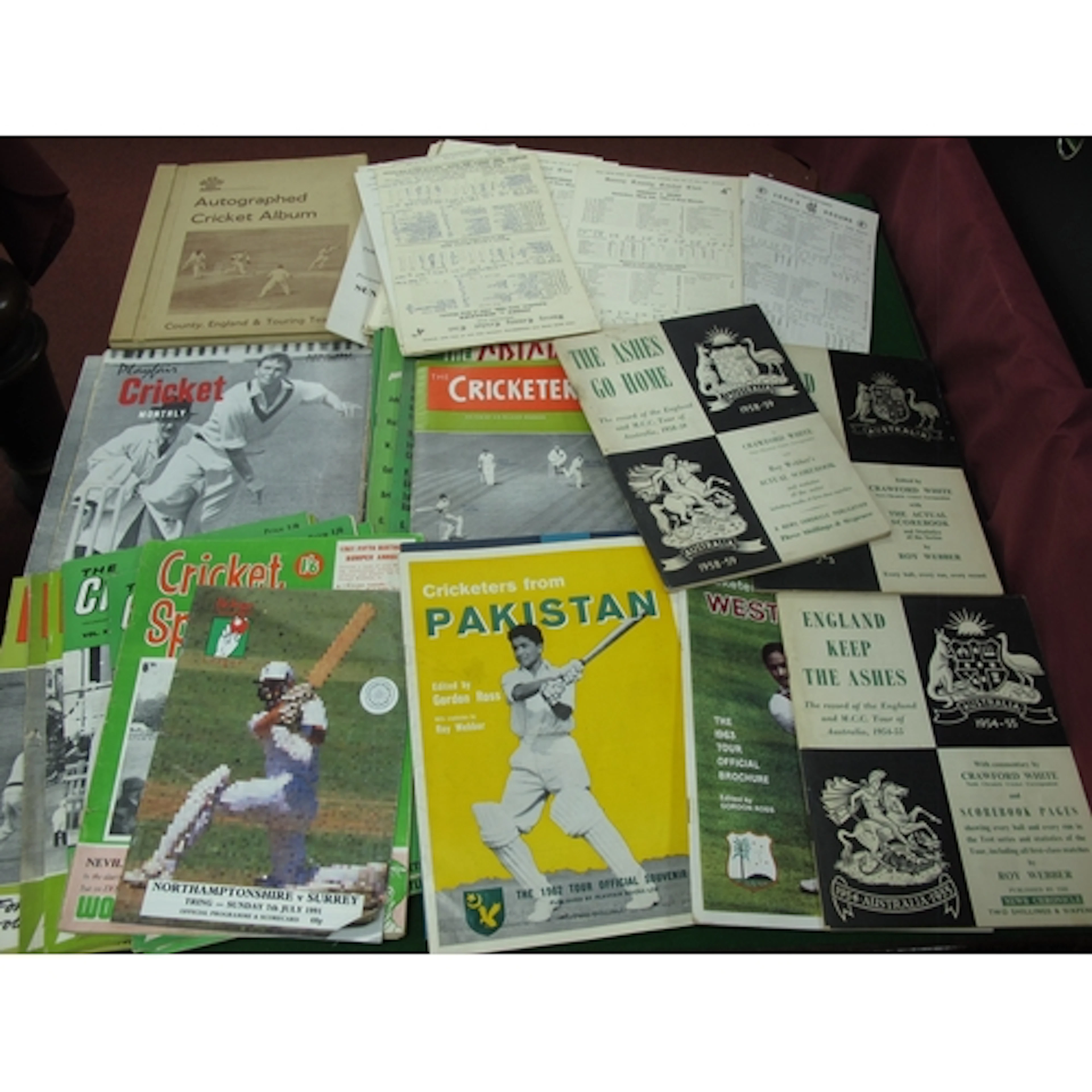 Cricket Selectin Comprises Arthur McIntyre autograph book 19...