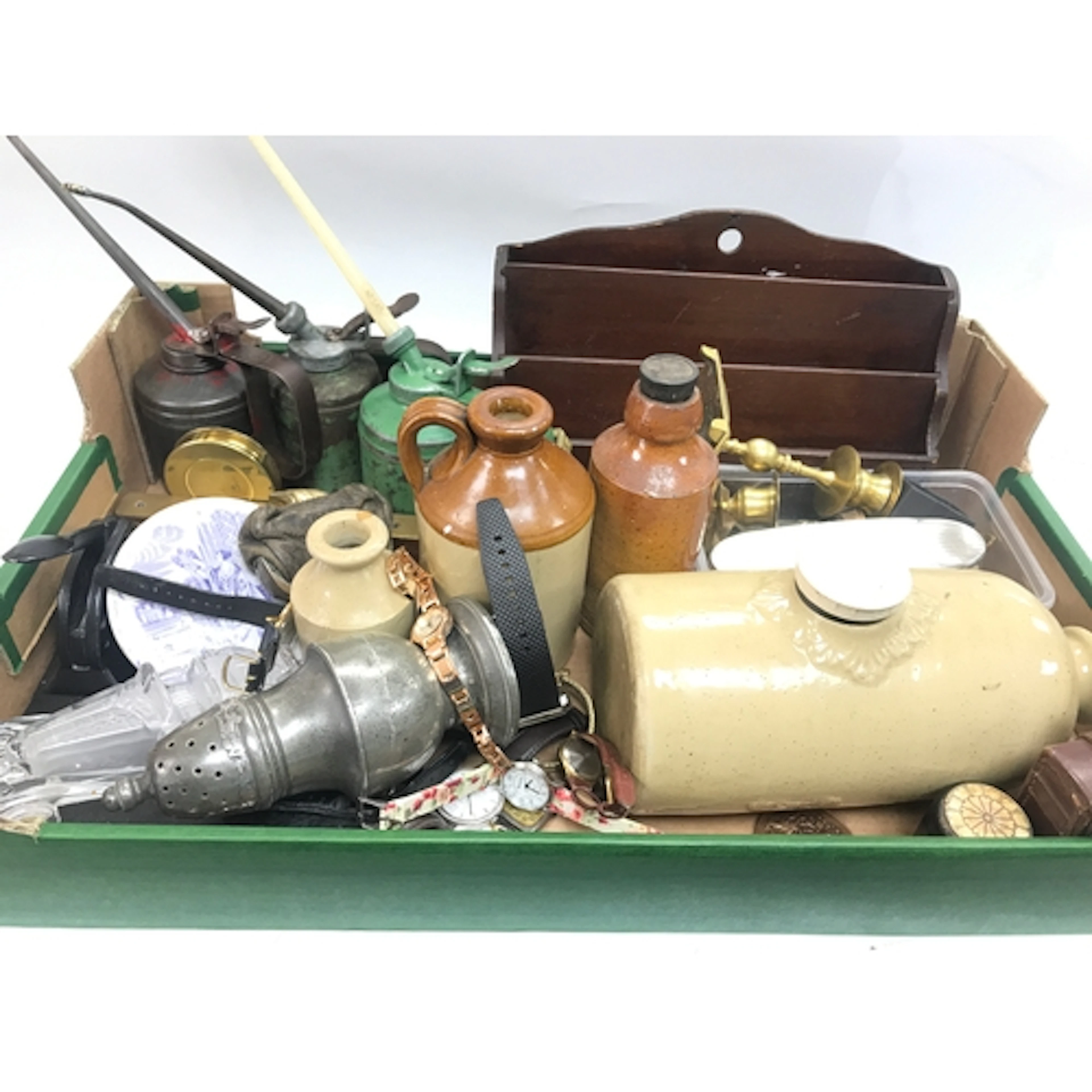 Collectors item including small amounts of silver, oil cans,...