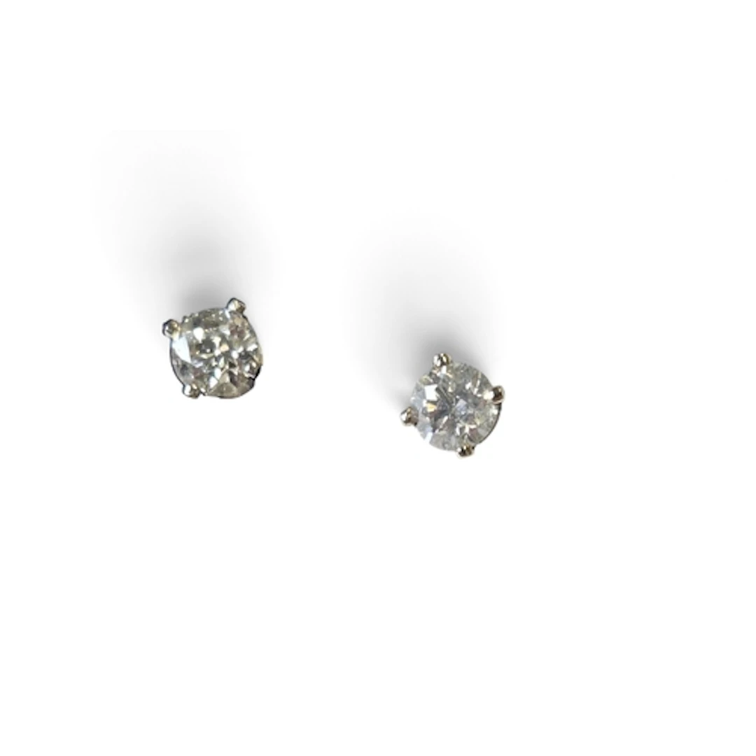 A fantastic pair of Gold and Diamond stud Earrings approx 1c...