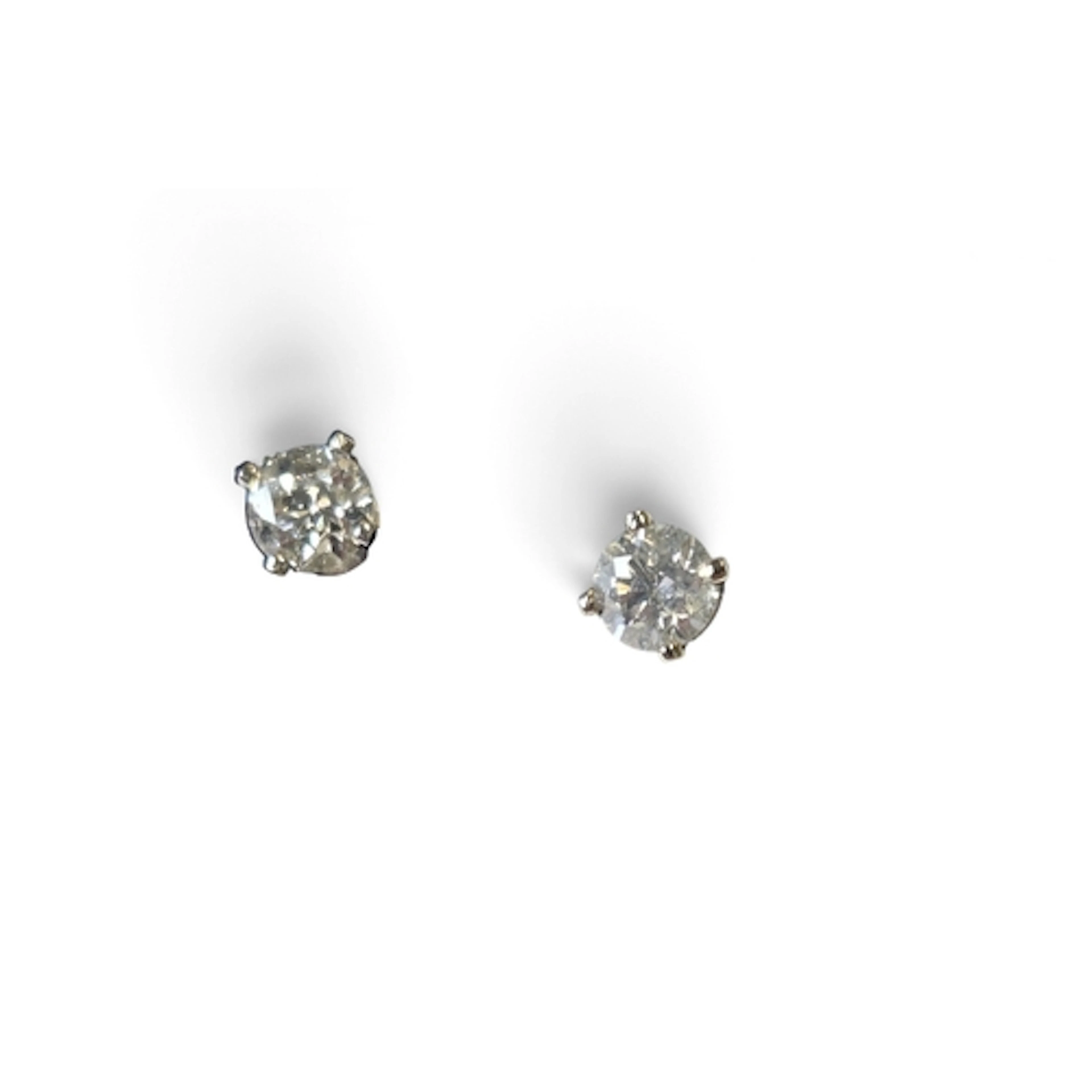 A fantastic pair of Gold and Diamond stud Earrings approx 1c...