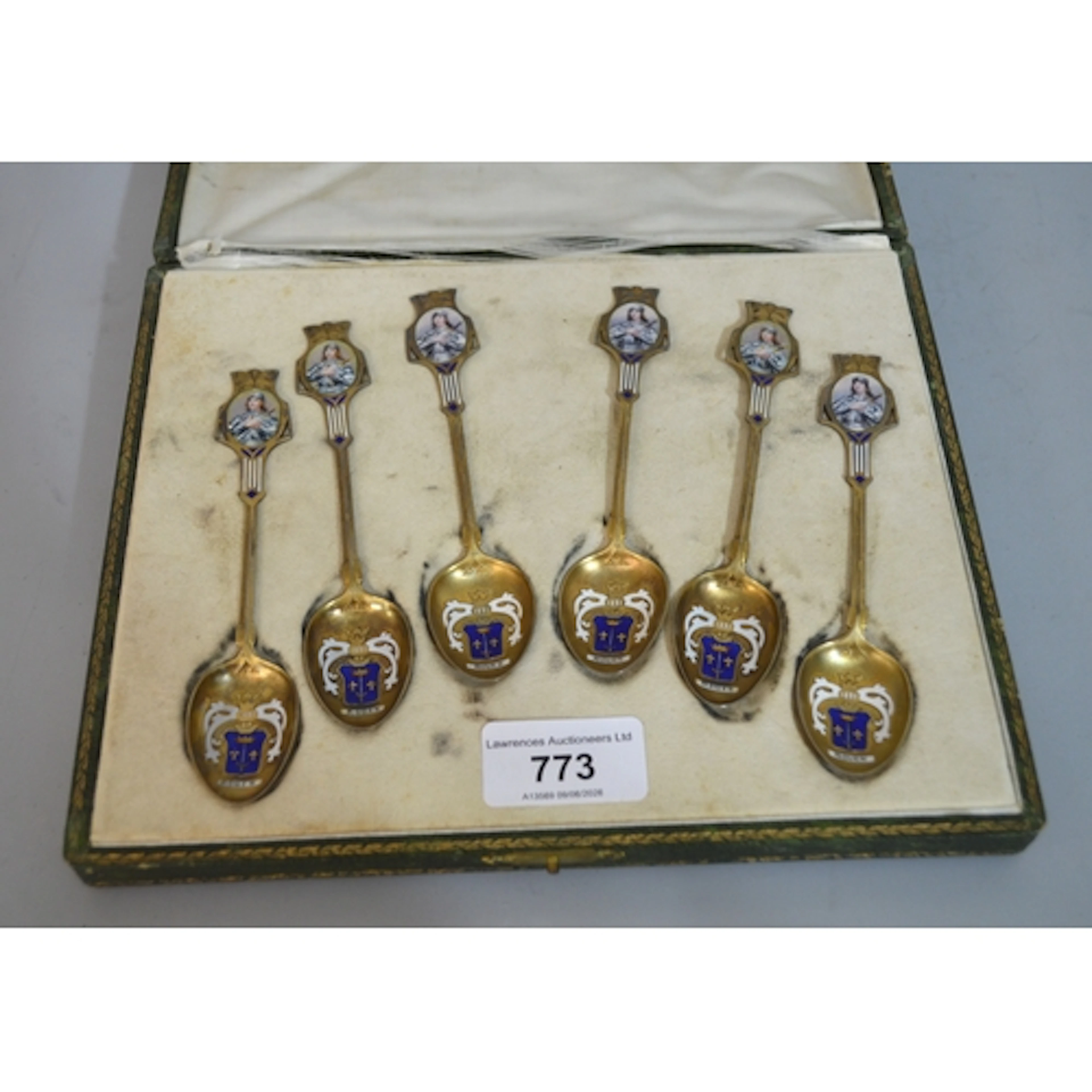 Cased set of six German silver gilt (800 mark) teaspoons wit...
