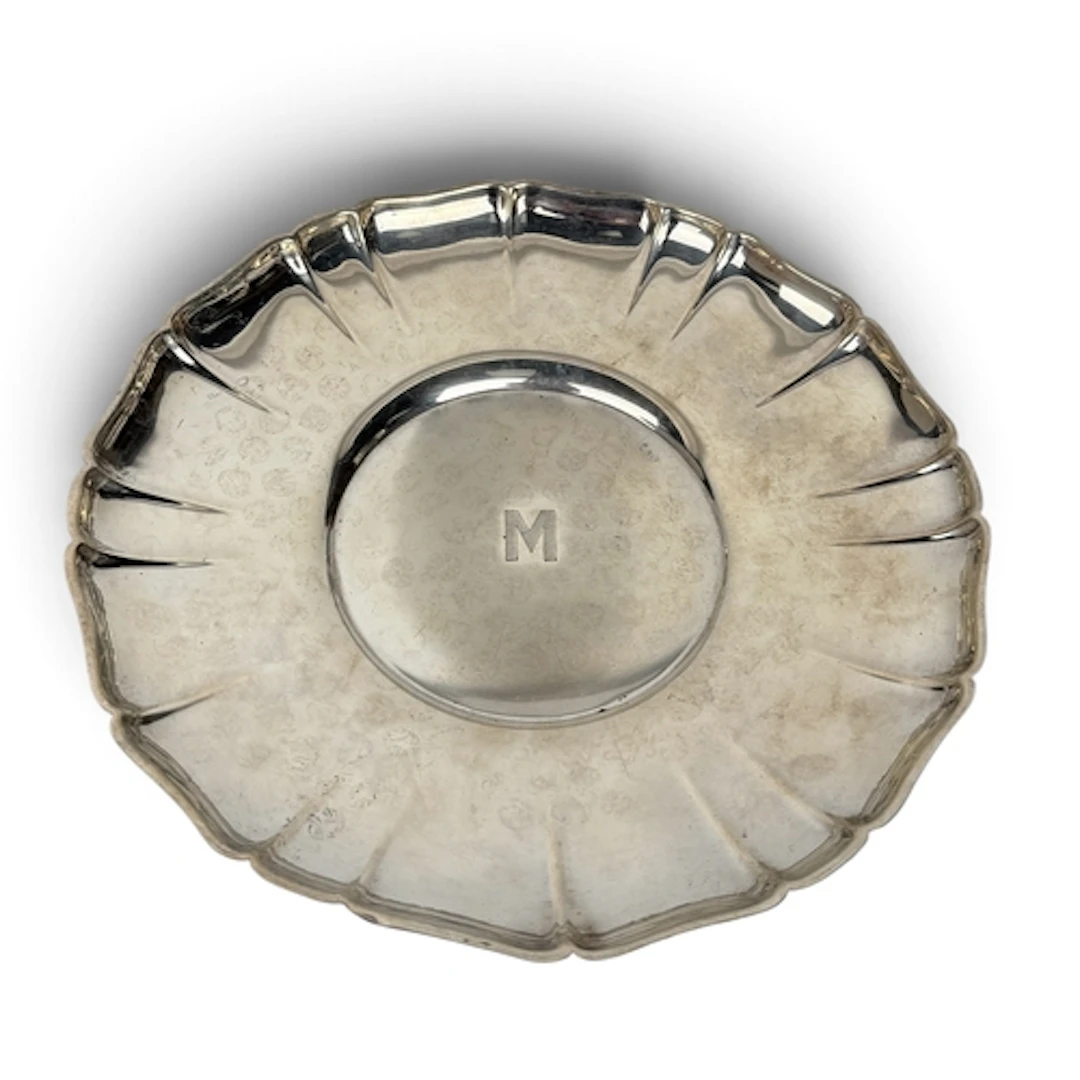 AN AMERICAN CIRCULAR SILVER PEDESTAL DISH, WALLACE Of foliat...