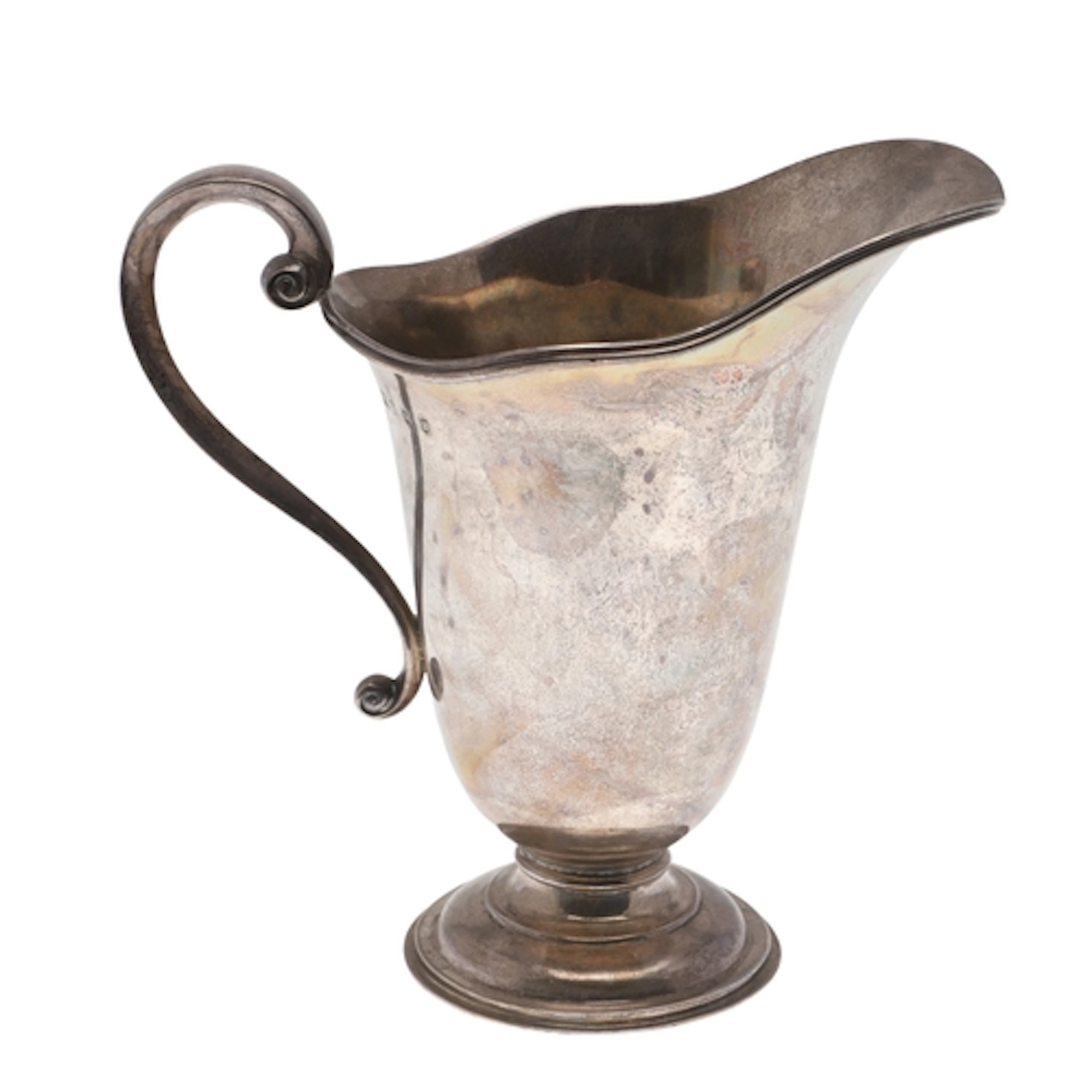 AN EDWARDIAN SCOTTISH SILVER JUG. With scroll handle and a r...