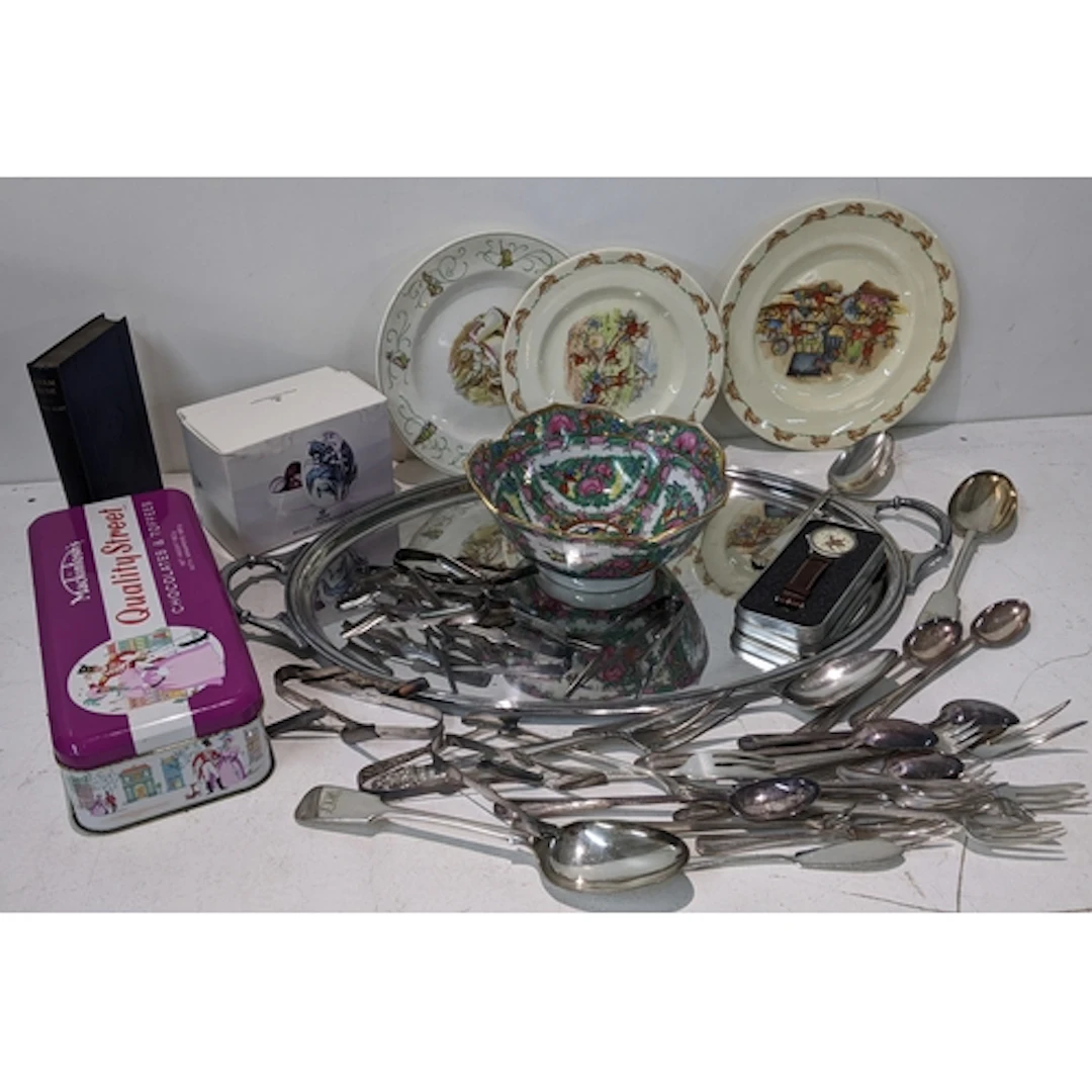 A mixed lot to include a Royal Copenhagen boxed egg, silver ...