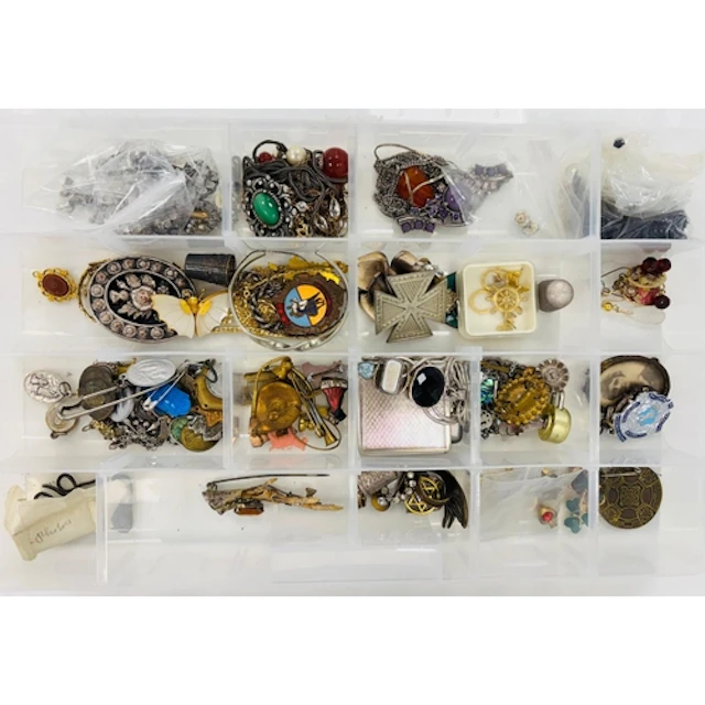 A parcel of various costume jewellery, including Papal medal...