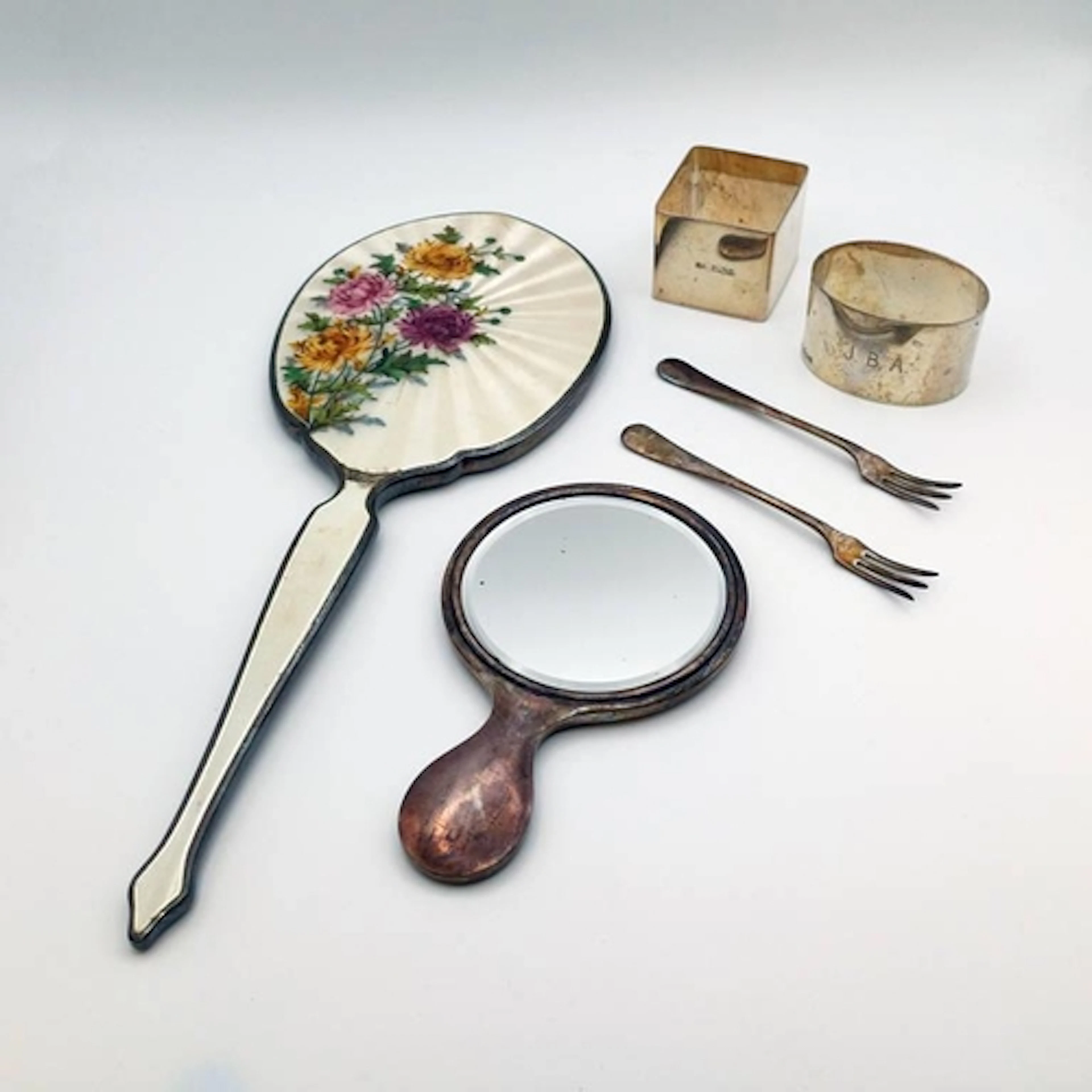 2 SILVER HAND MIRRORS, 2 SILVER NAPKIN RINGS & A PAIR OF SIL...
