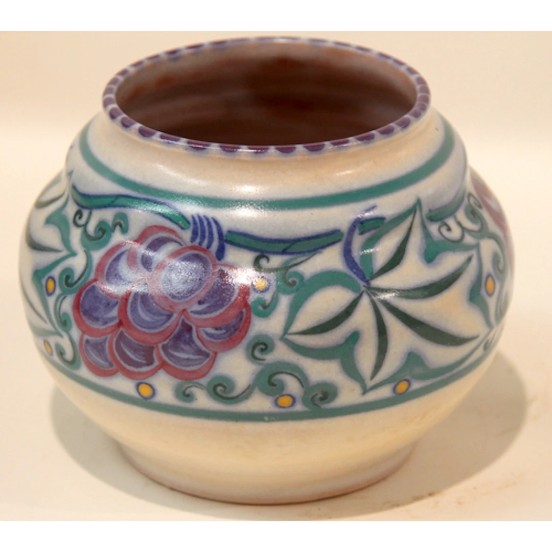 Poole Pottery Carter Stabler Adams TR pattern (Grapes) vase ...