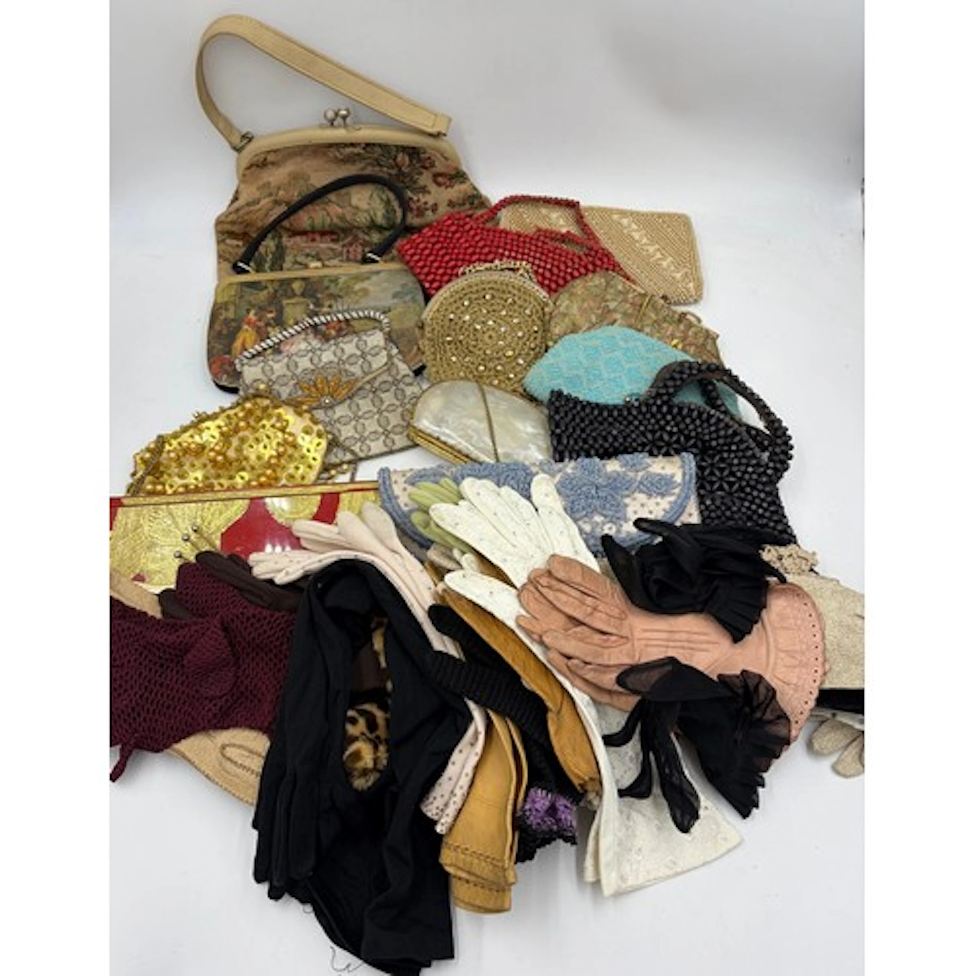 Collection of 15 vintage evening bags, early to mid 20th cen...