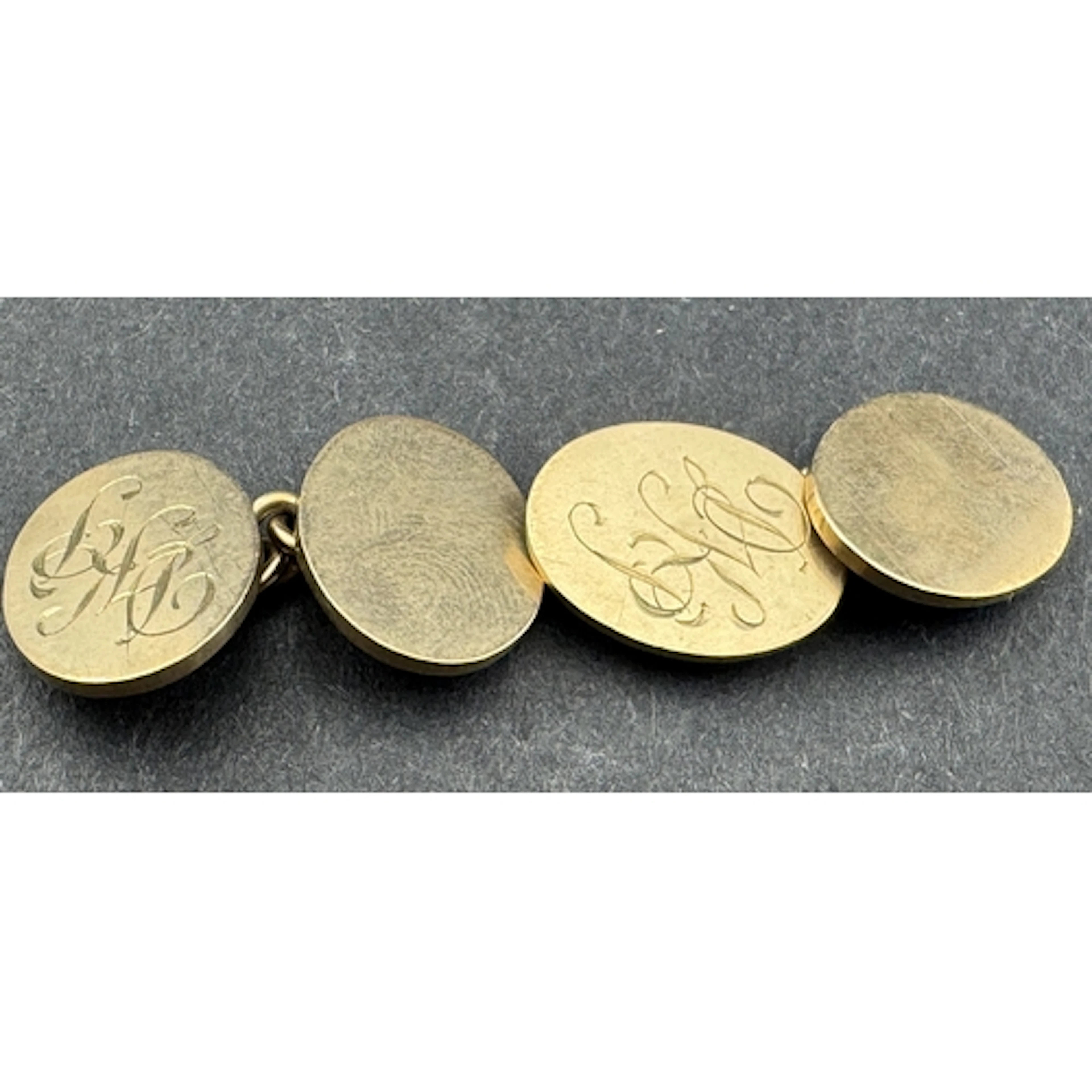 Jewellery: a pair of 9ct yellow gold chain cufflinks, Cheste...