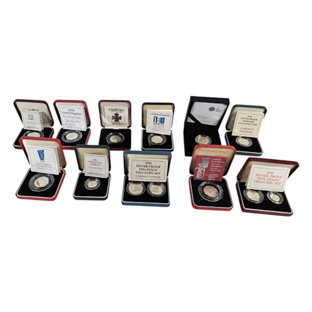 A MIXED COLLECTION OF COMMEMORATIVE SILVER PROOF COINS To in...