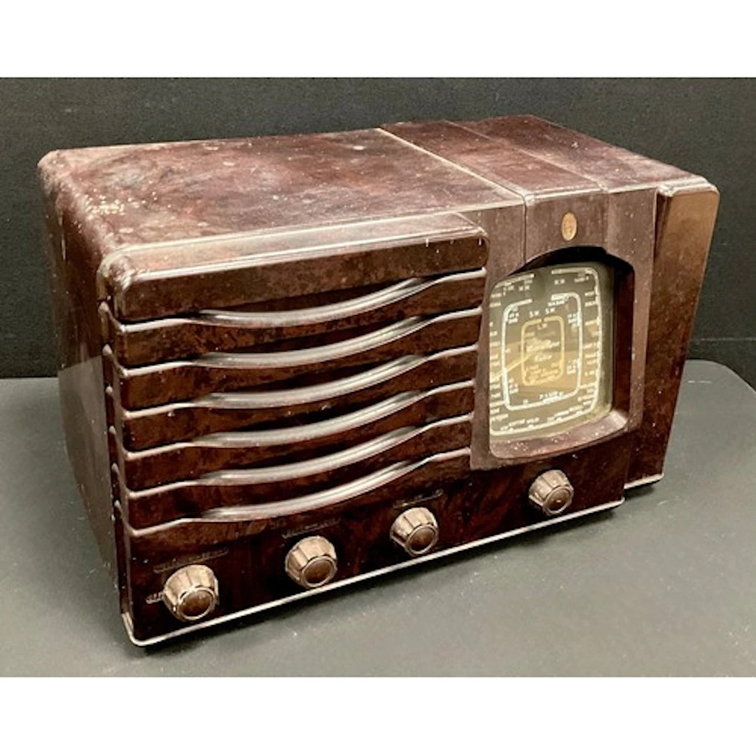 A mid 20th Century Westminster ZA 617 valve radio, brown Bak...