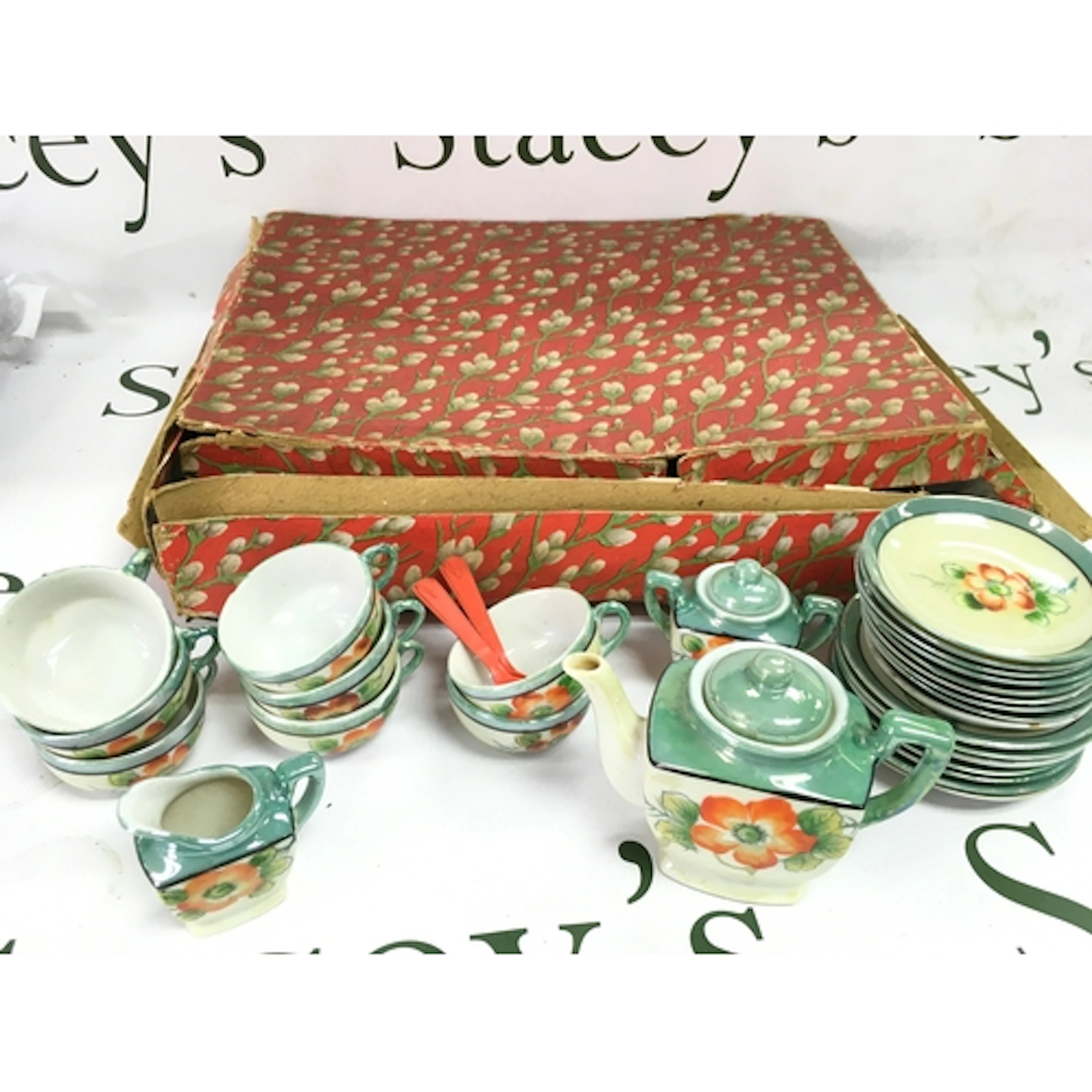 A vintage Japanese child's tea set NO RESERVE