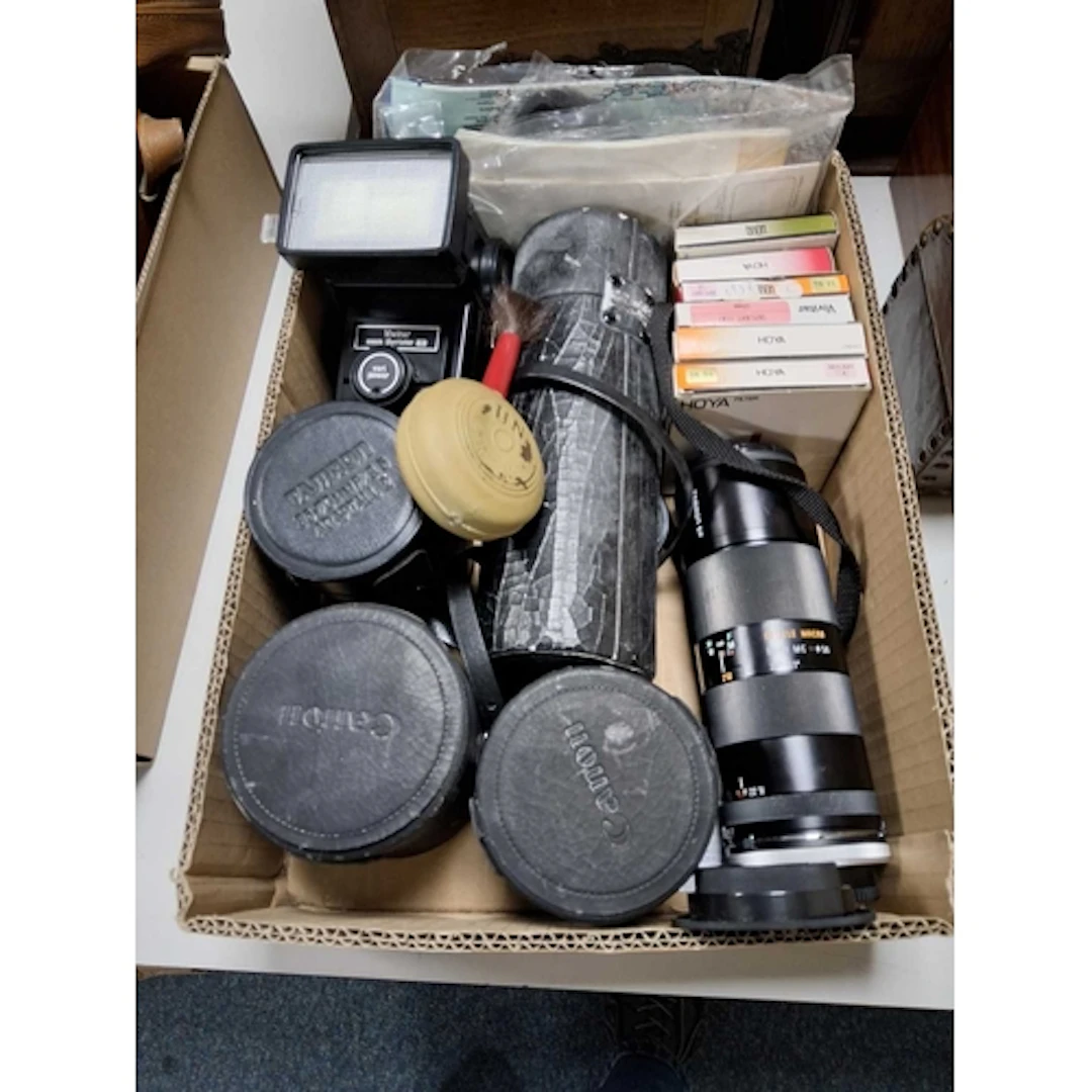 ONE BOX CONTAINING PHOTOGRAPHY RELATED ITEMS to include a Ta...