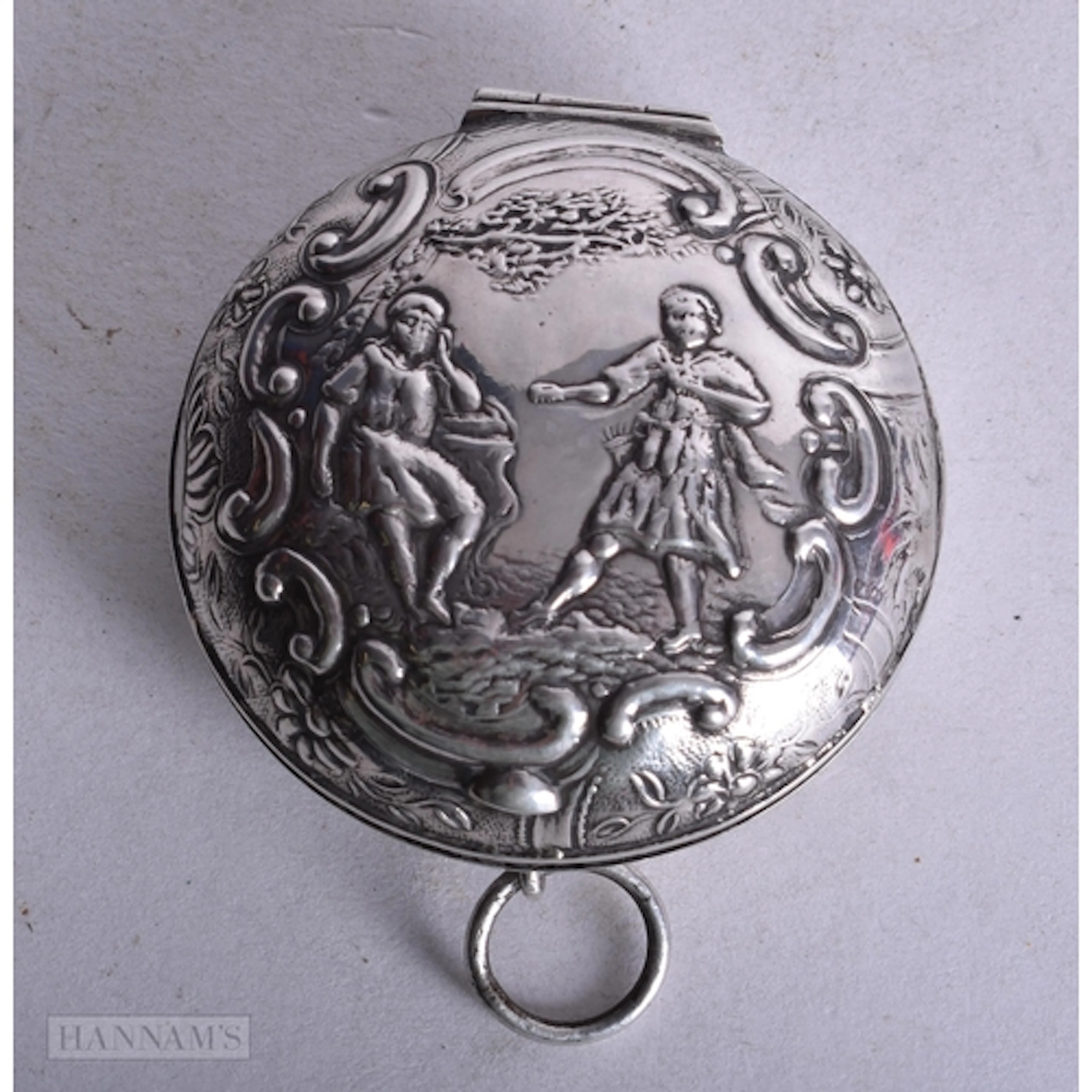 A RARE ANTIQUE SILVER PURSE. 46 grams. 5.25 cm wide.