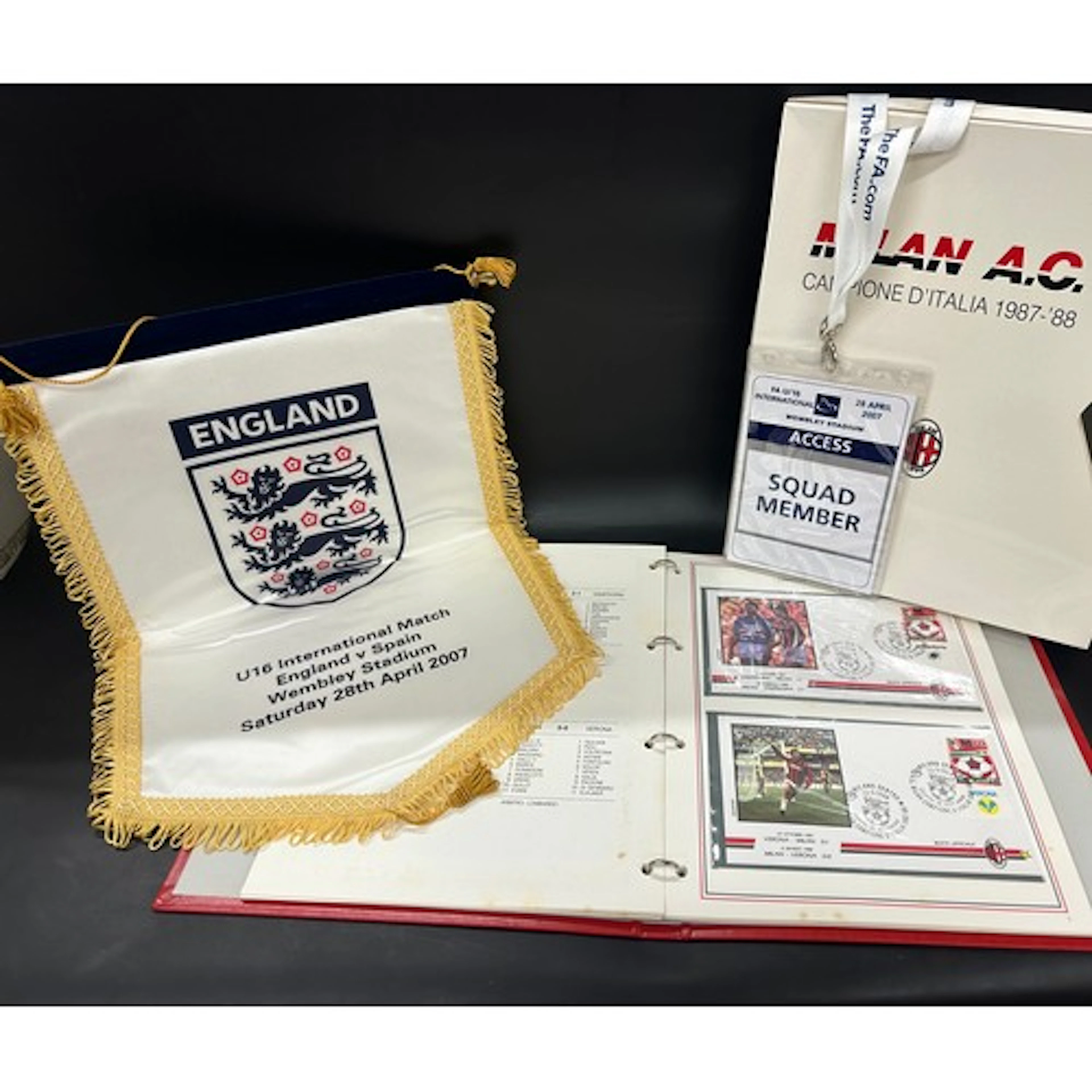 Sporting memorabilia: an AC Milan 1987/88 Presentation folde...