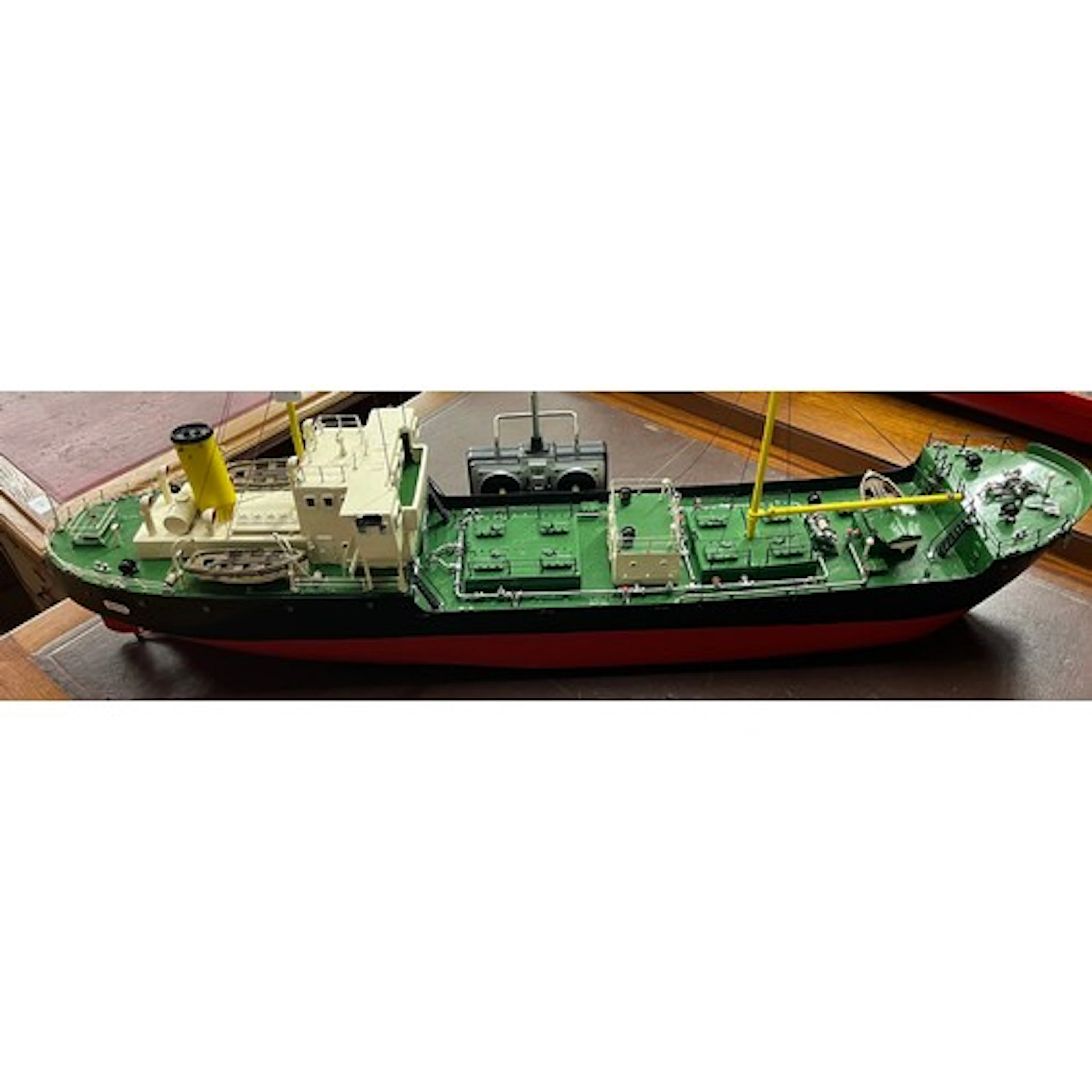 Radio control model boat, with radio control.