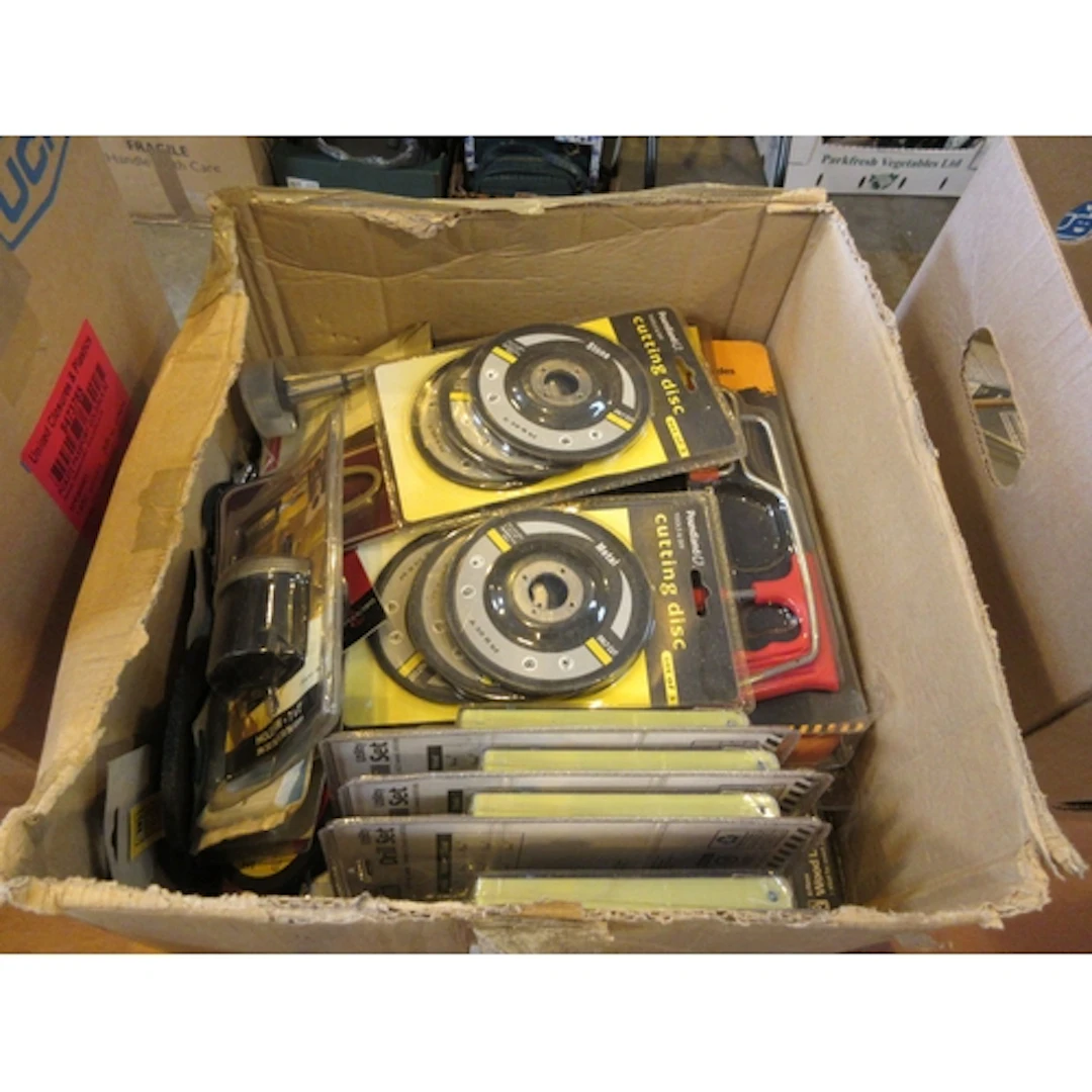 Box with Cutting Discs etc