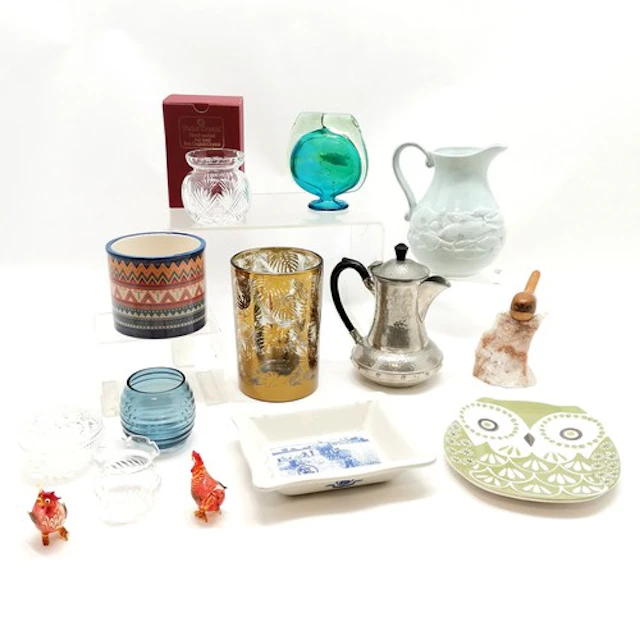 Qty of glass, ceramics etc inc Mdina vase, owl dish, Darting...