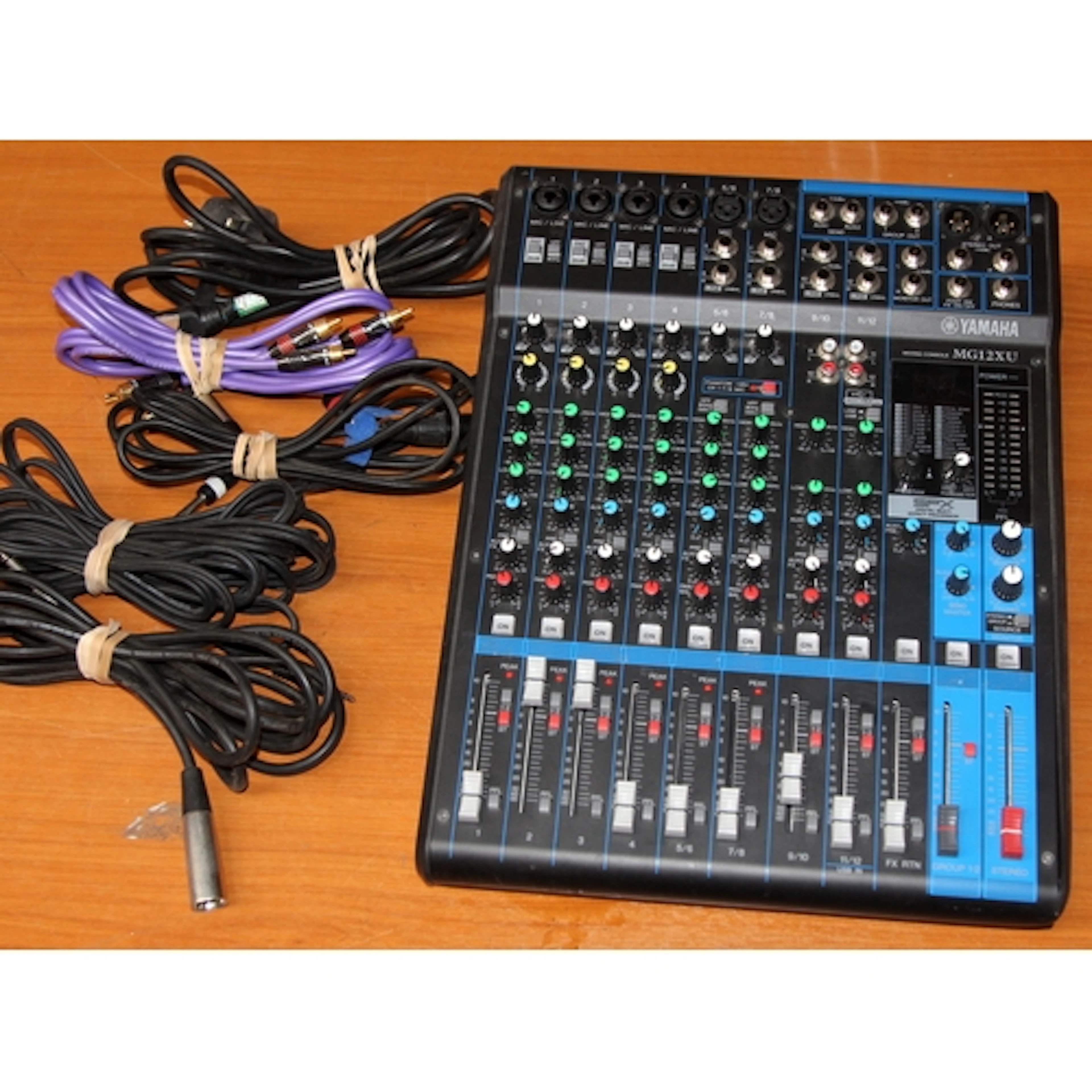 Yamaha MG12XU 12 channel mixing console. Offered untested