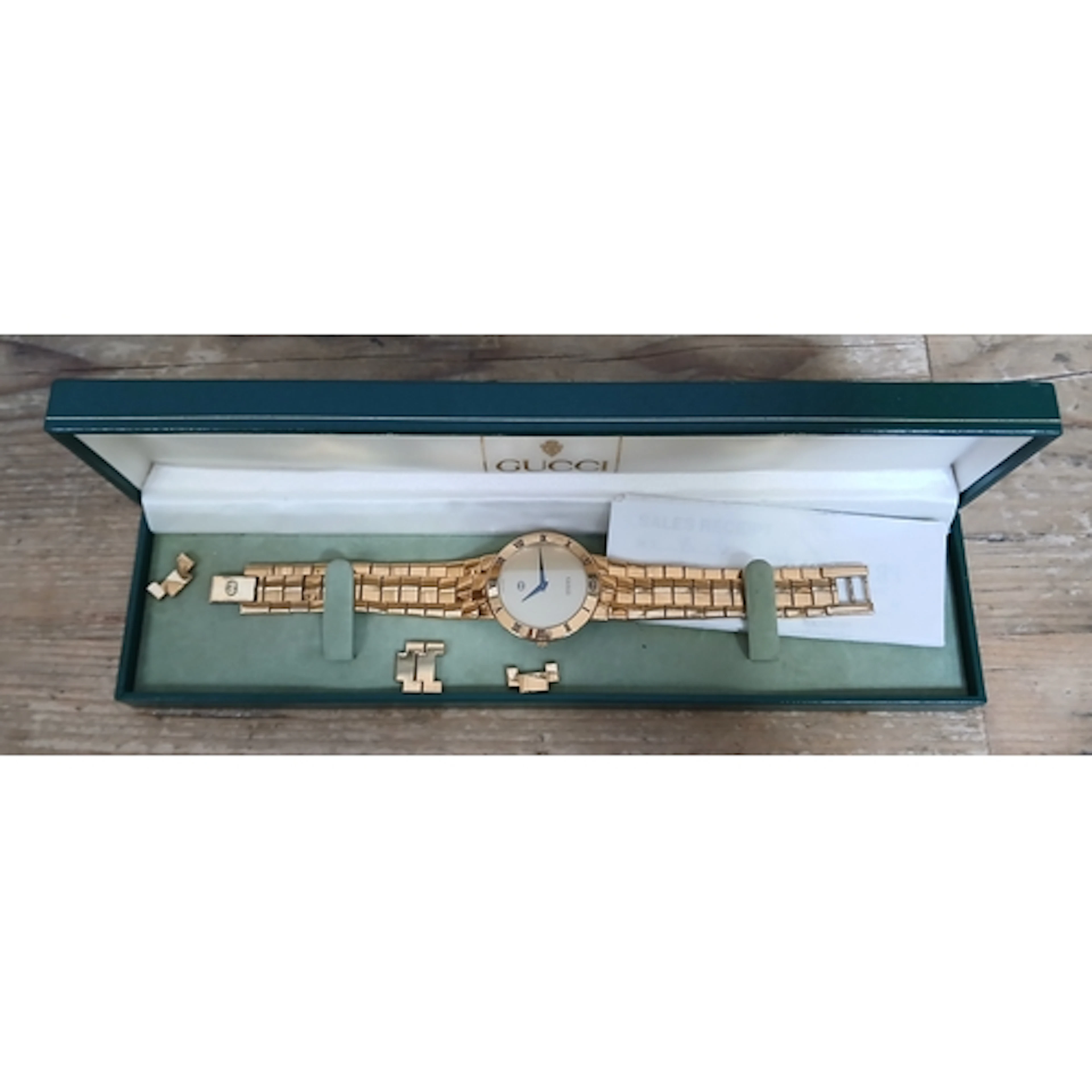 GUCCI, a gent's gold plated wristwatch.