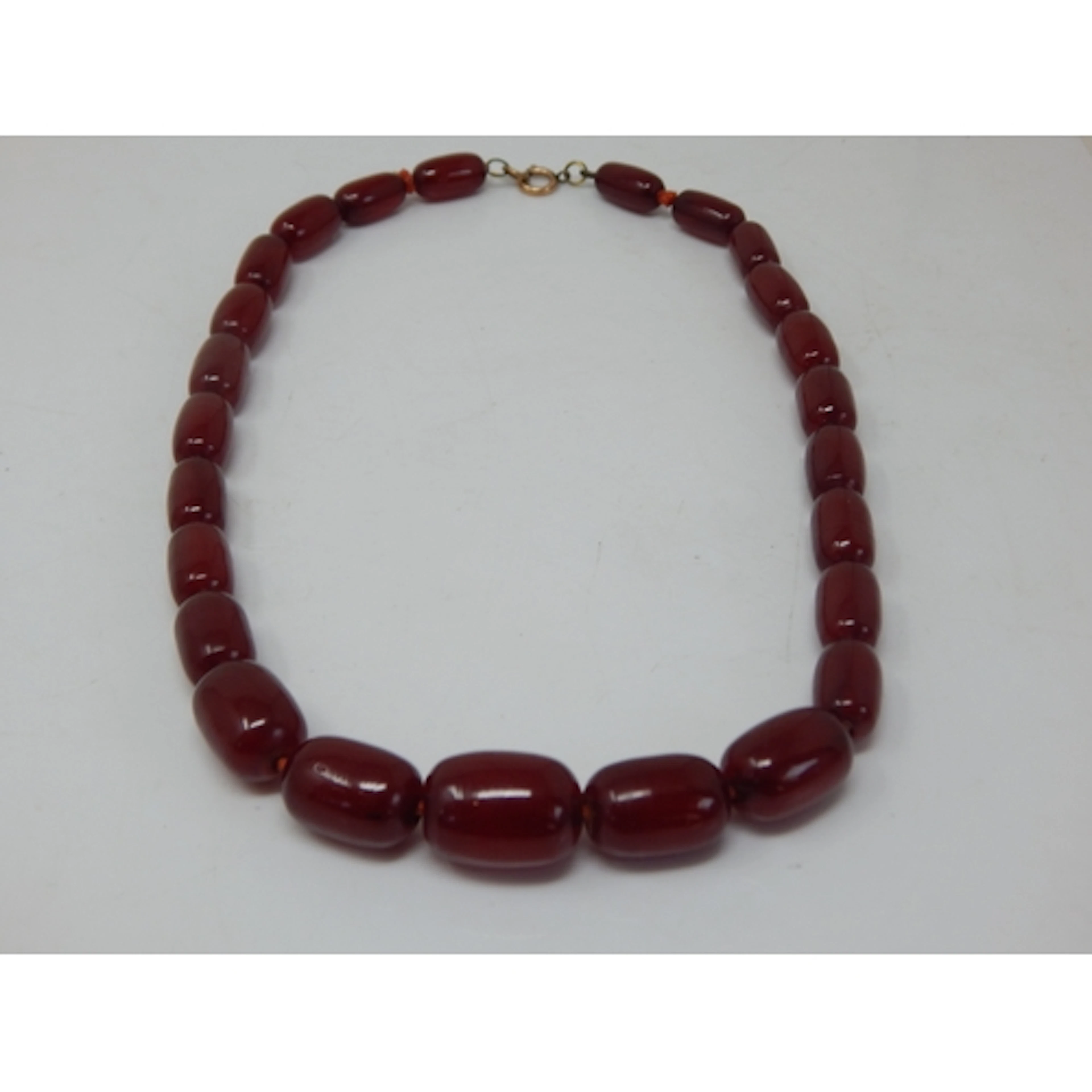 Vintage Cherry Amber Graduated Bead Necklace: Length 40cm: W...