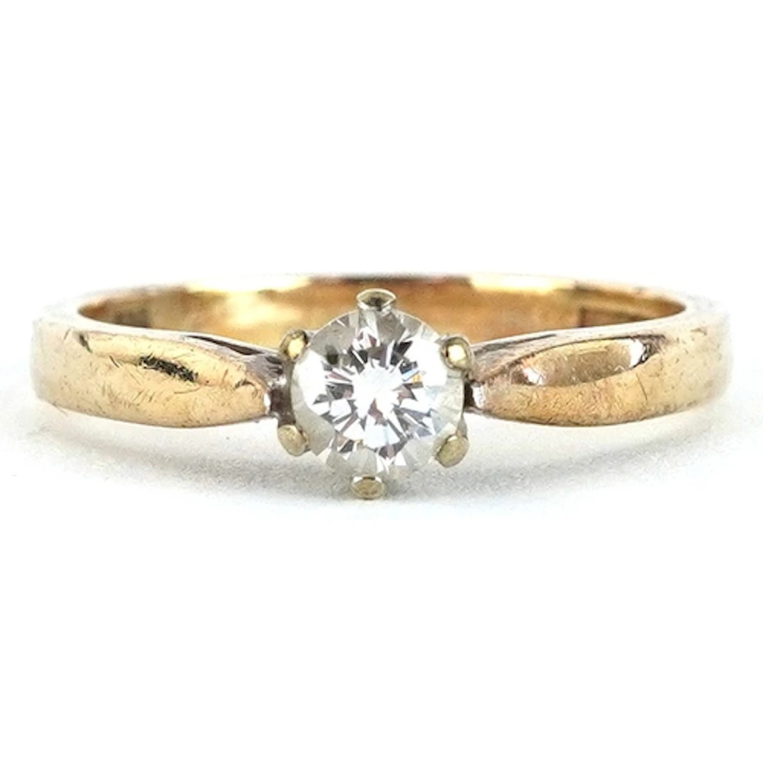 9ct gold diamond solitaire ring, the diamond approximately 0...