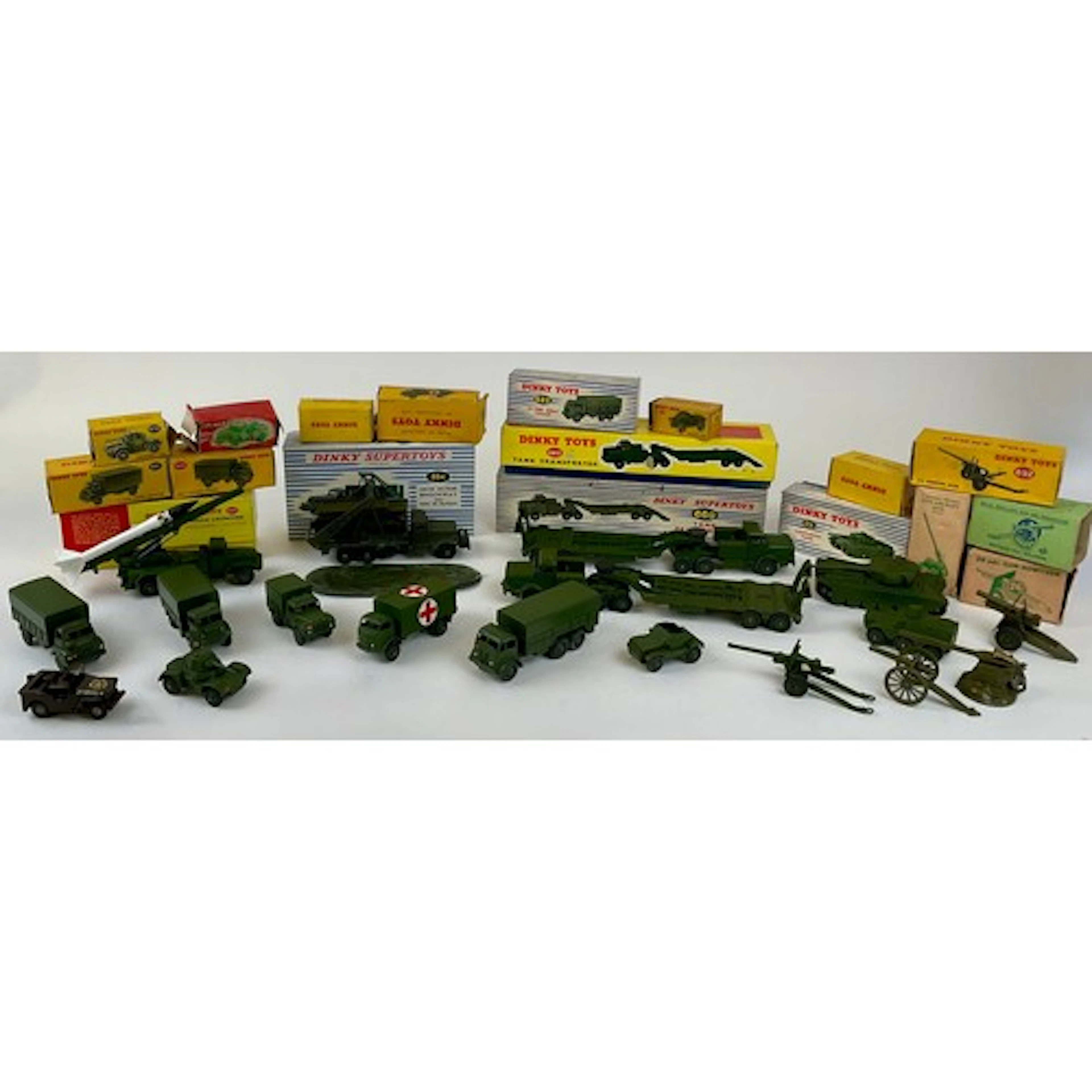Dinky Toys - Military models, 665 Honest John Missile launch...