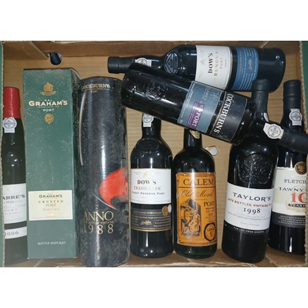 Nine bottles of assorted port including Cockburn's Anno and ...