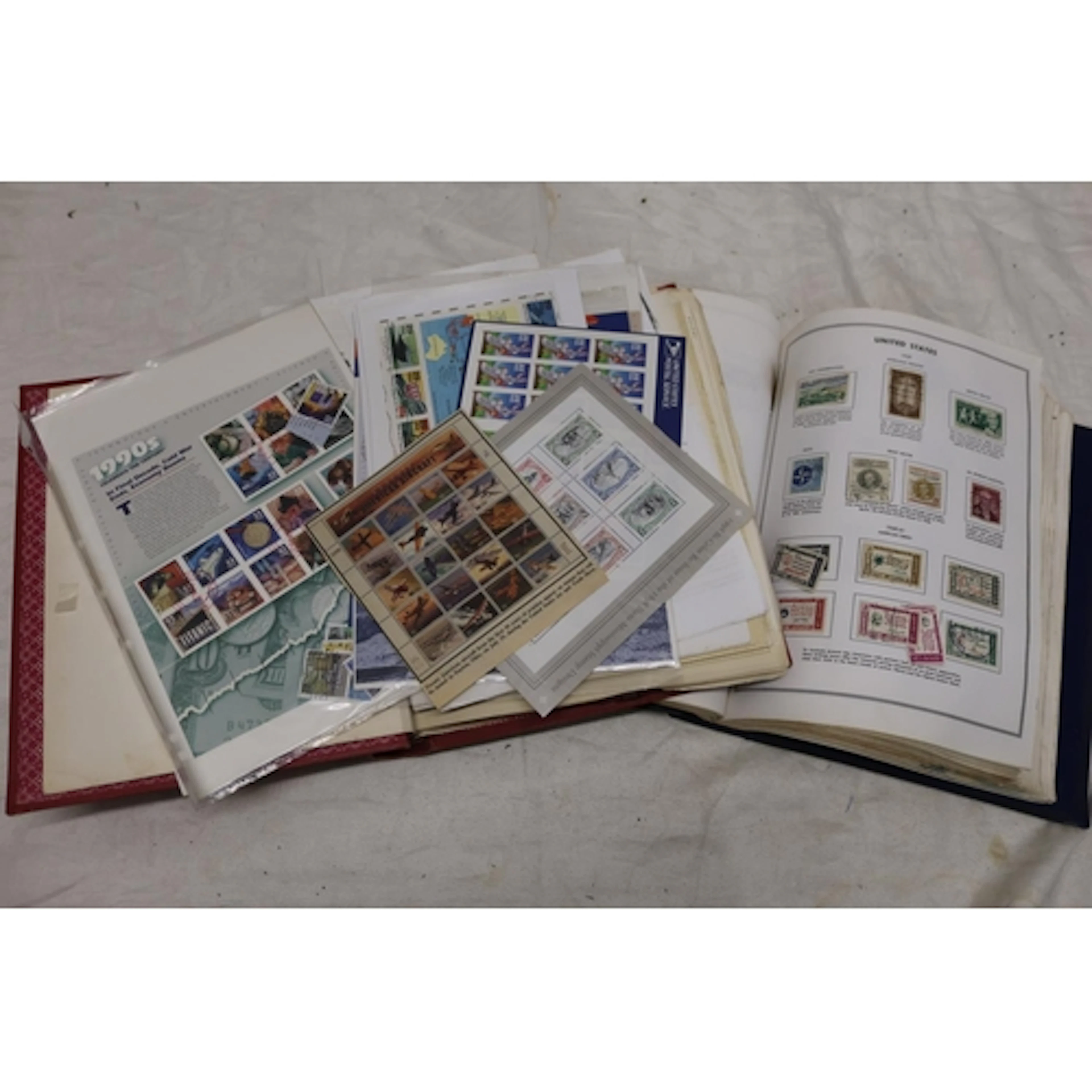 UNITED STATES OF AMERICA USA stamp collection held in H E Ha...