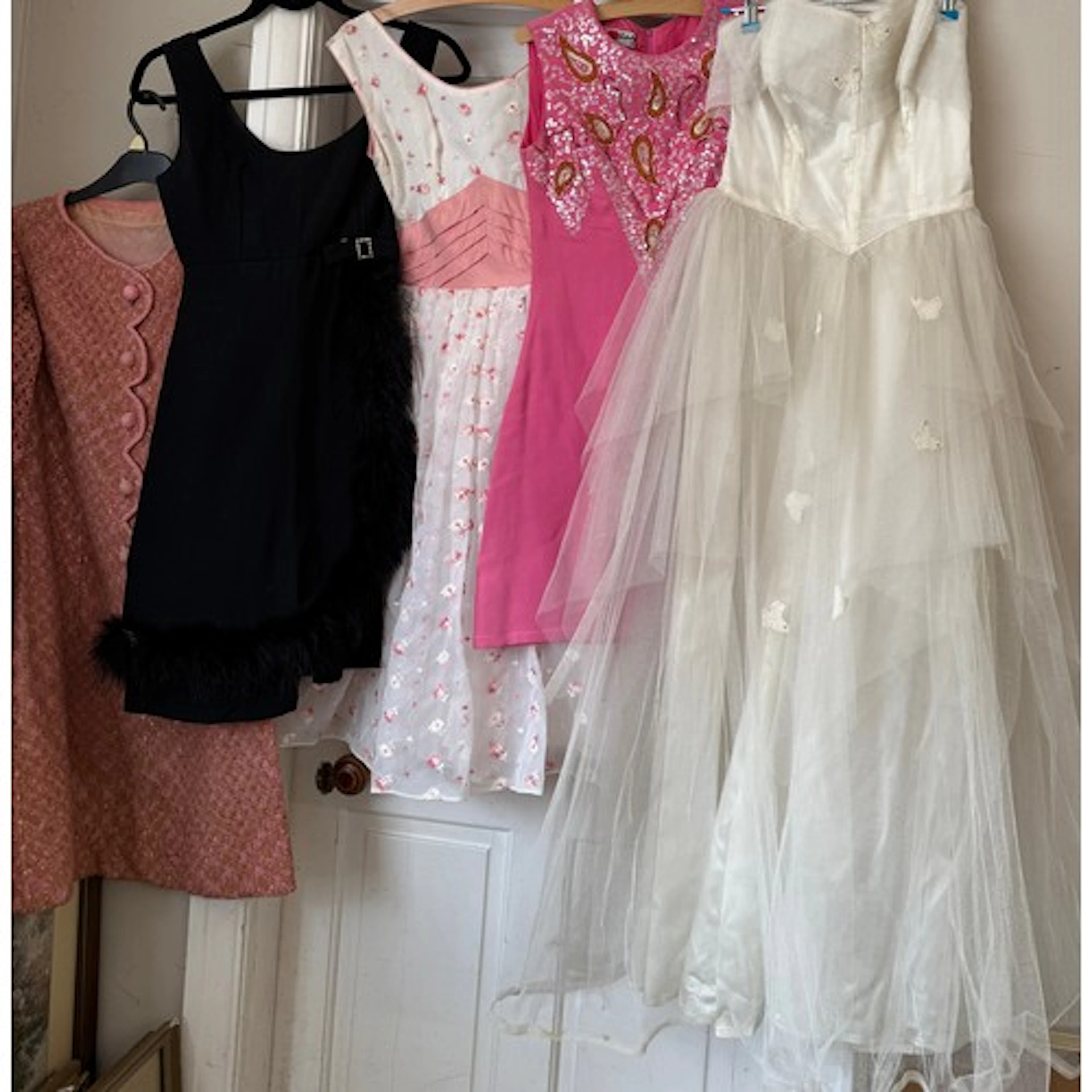 Six 1950’s/60’s vintage dresses to include Kleider zum Verli...