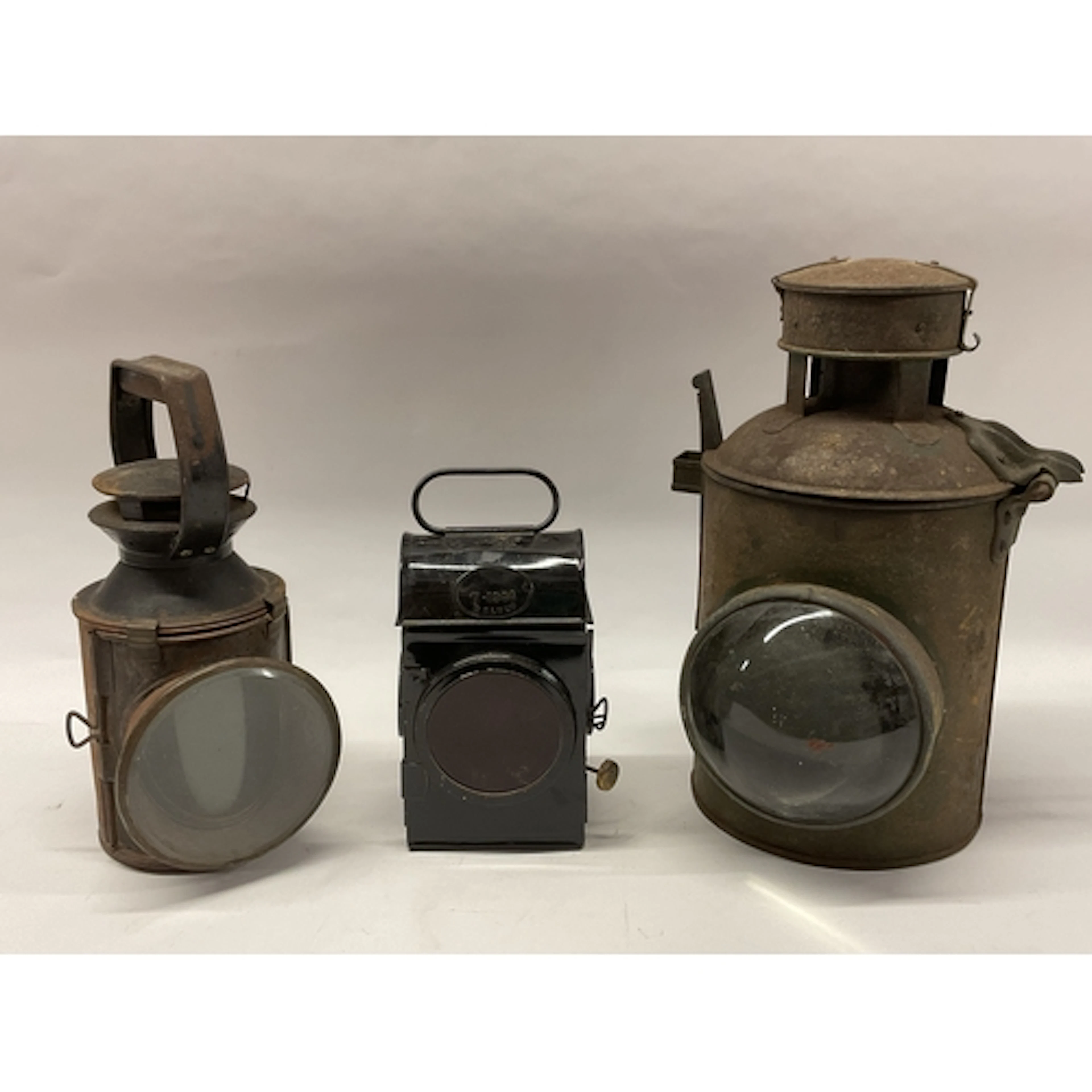 Railwayana - Three railway lamps, comprising of a signal lam...