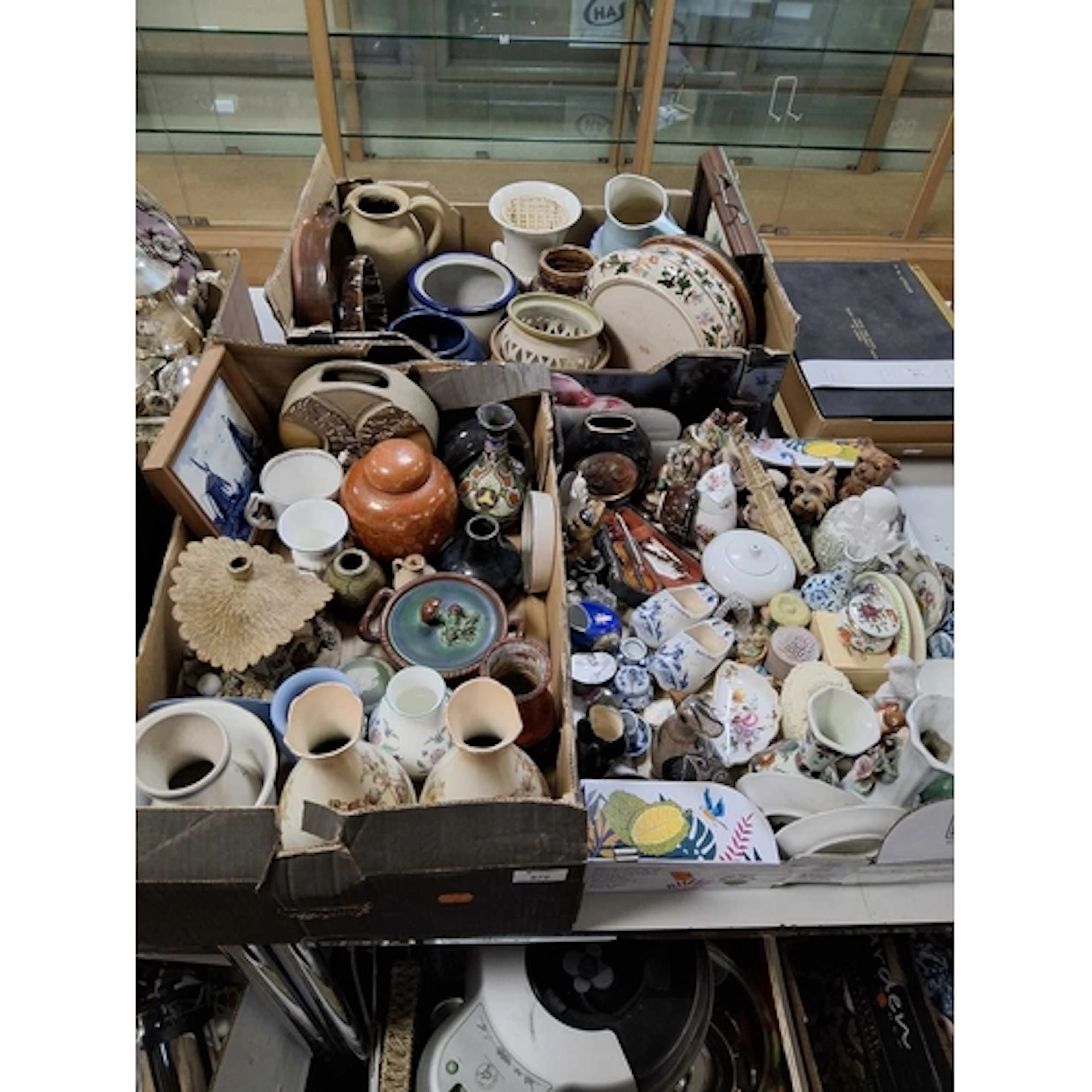 THREE BOXES OF GENERAL DECORATIVE HOUSEHOLD ITEMS to include...