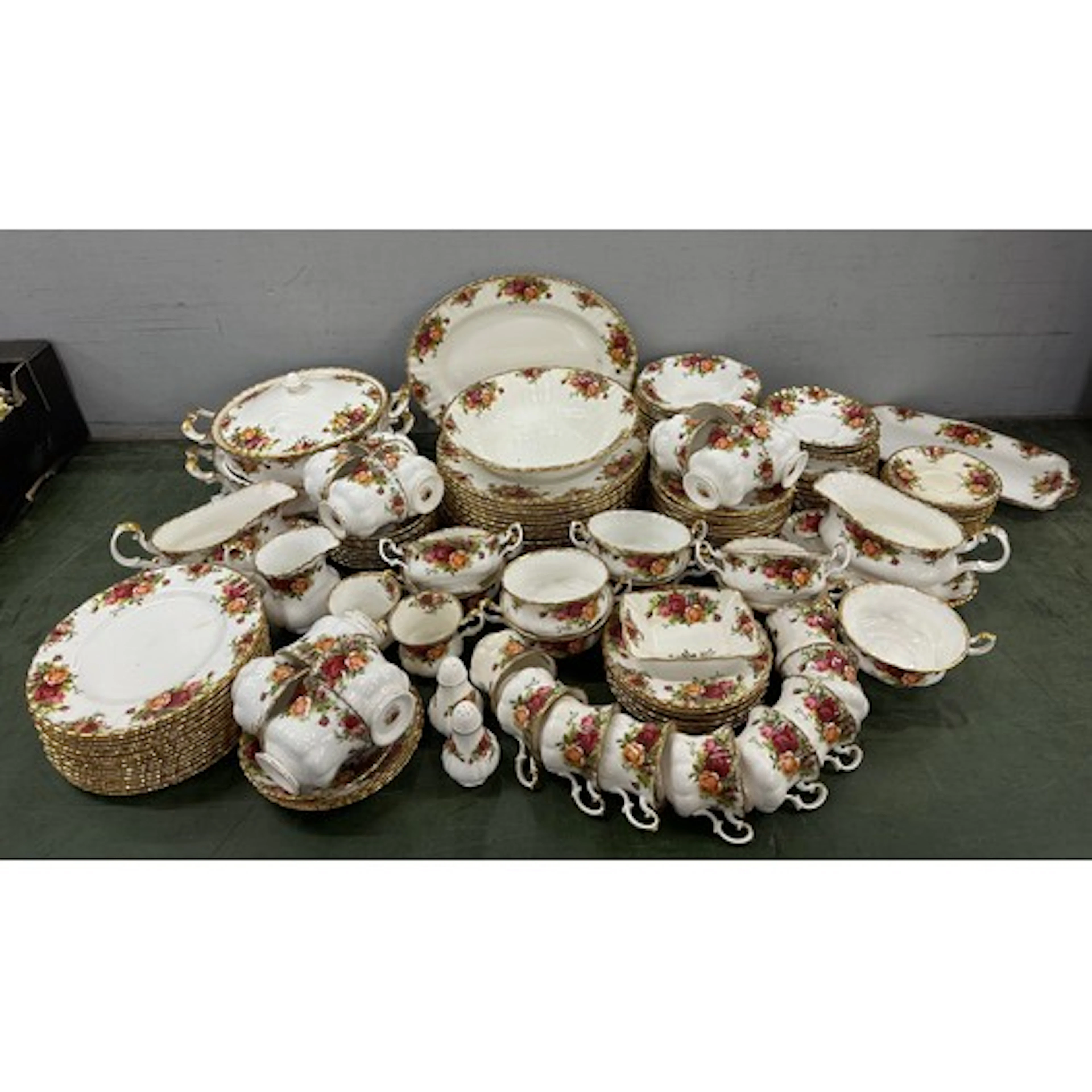 A large collection of Royal Albert, Old Country Roses tea an...