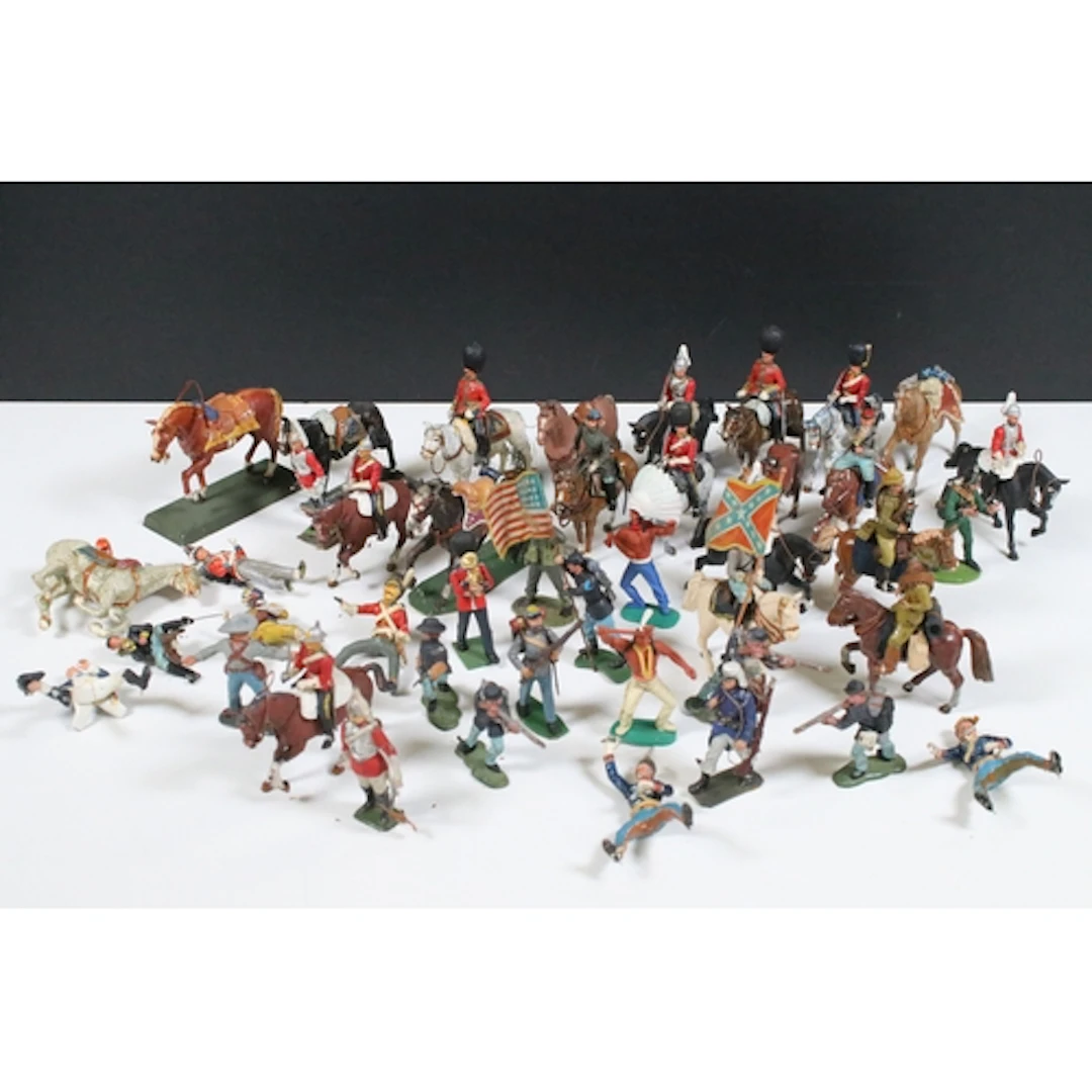 Small collection of mainly plastic figures and animals to in...