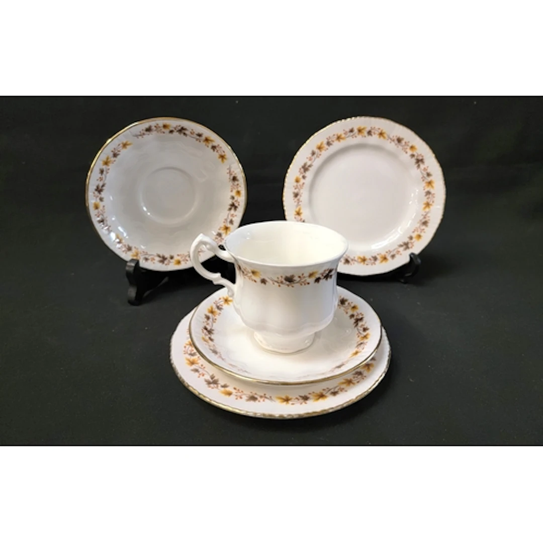 ROYAL KENT GOLDEN GLORY PATTERN PART TEASET comprising nine...