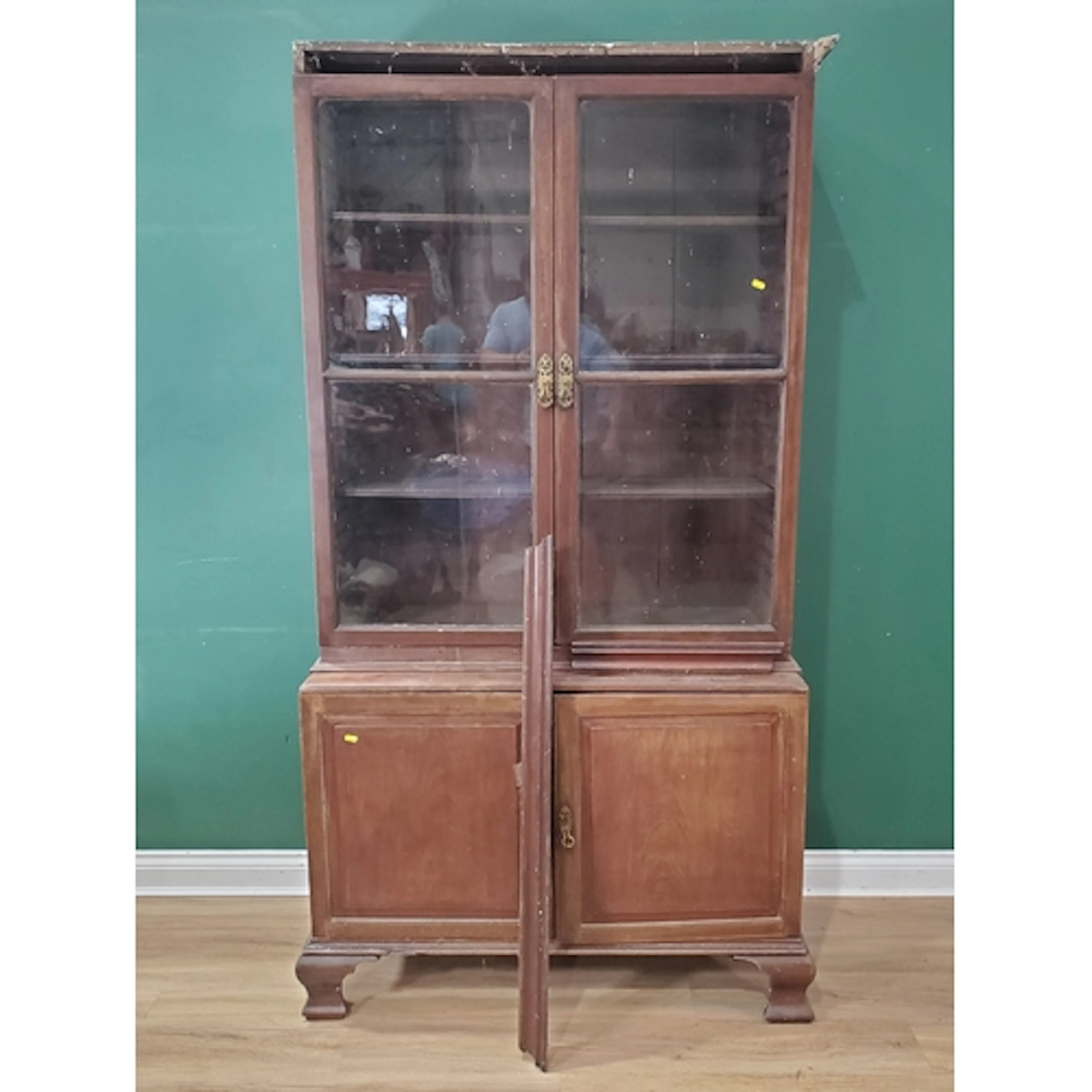 A Georgian mahogany Bookcase with pair of glazed doors enclo...