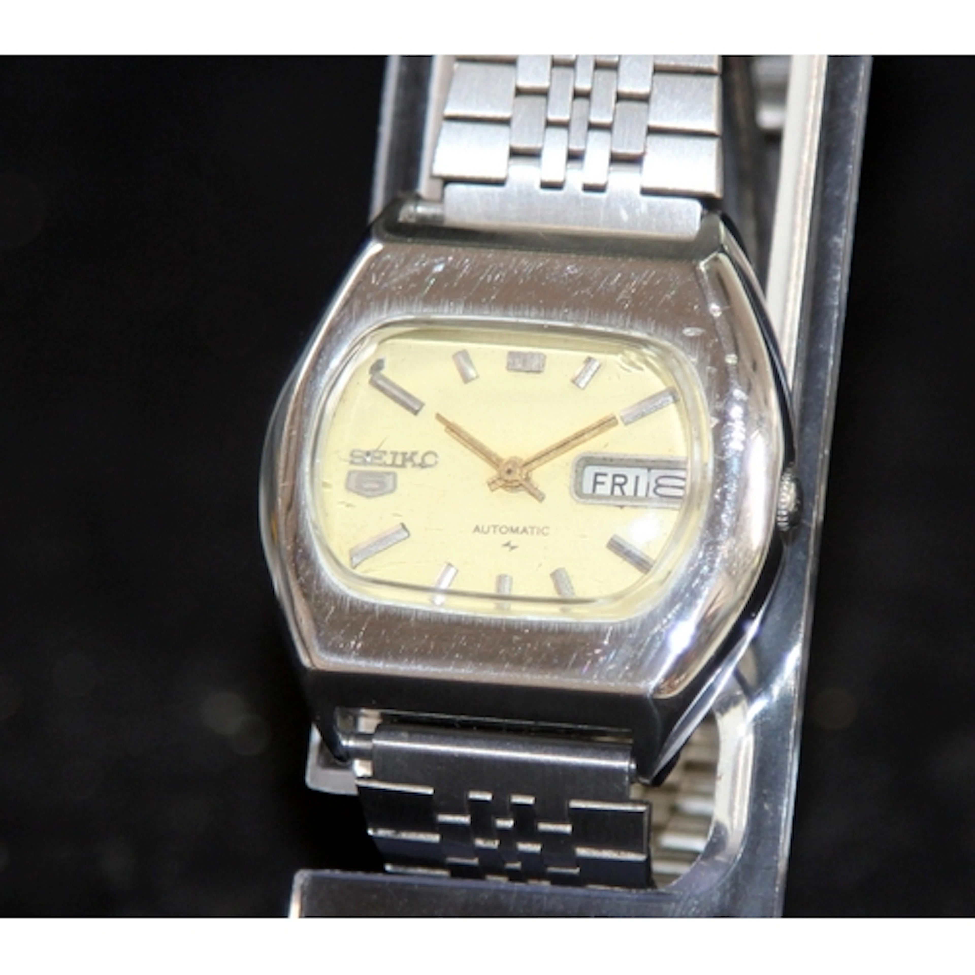 Vintage Seiko 5 gents automatic watch with TV case ref:6119-...