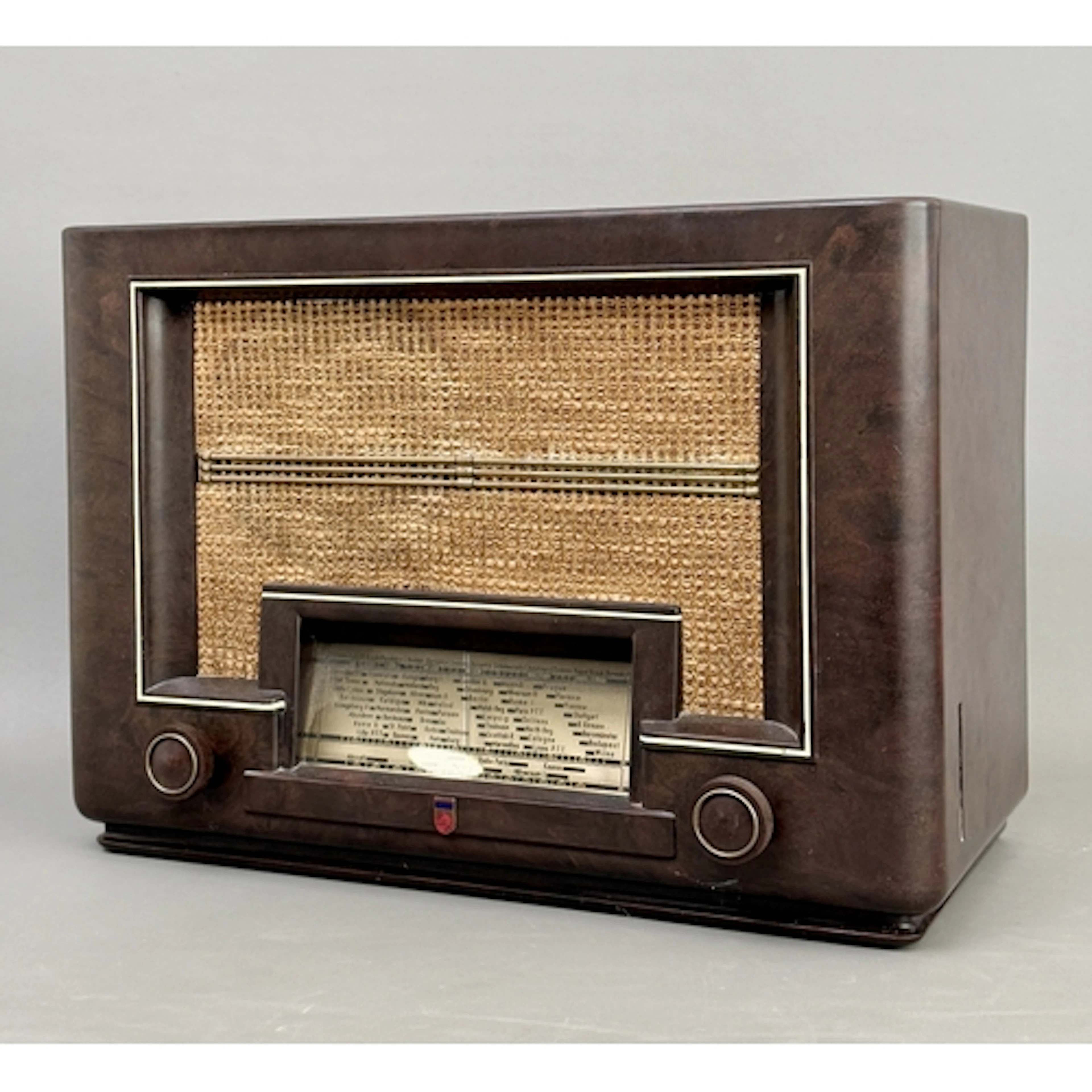 A Philips bakelite valve radio - 1940s, with gold fabric spe...