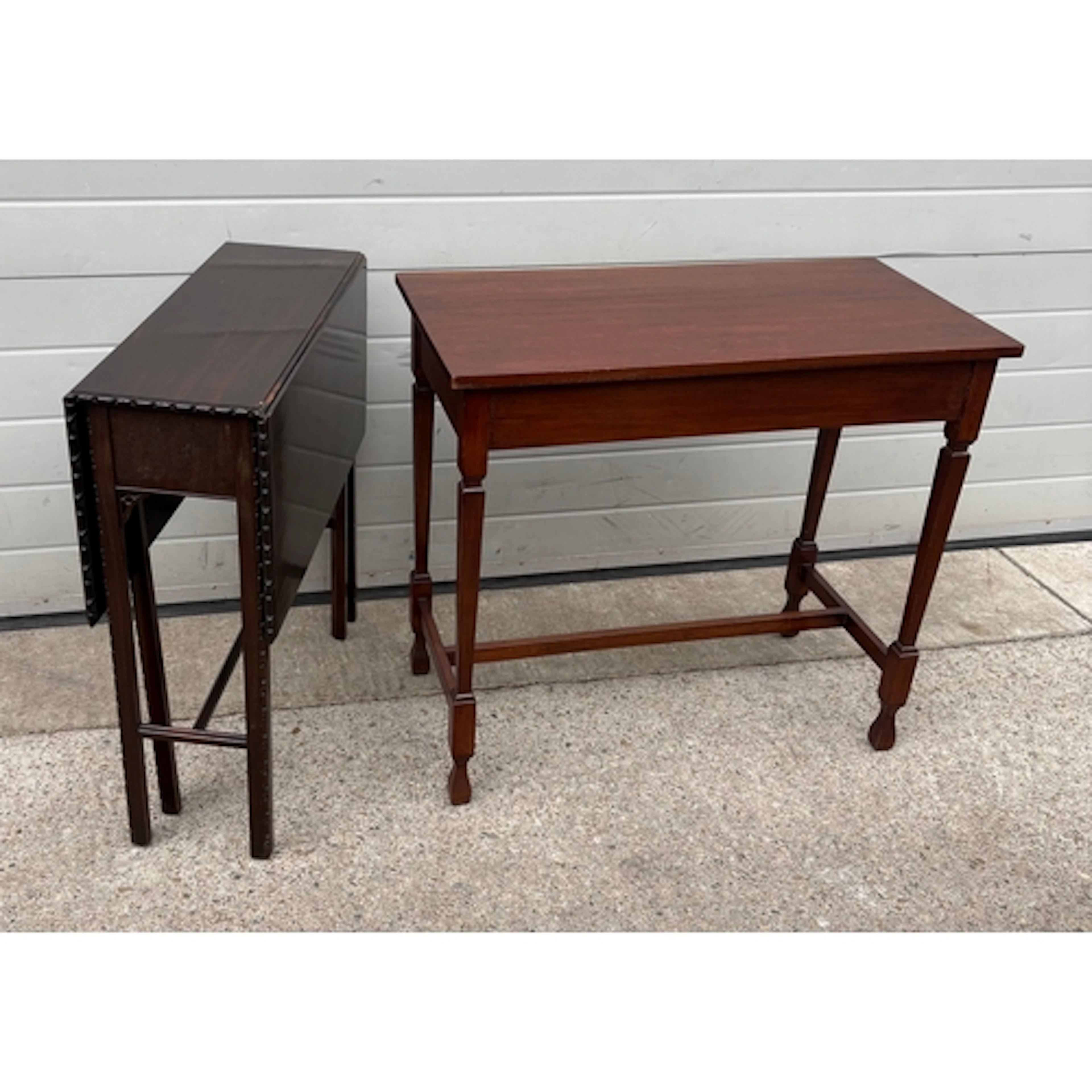A mahogany Sutherland table & a side table (2)