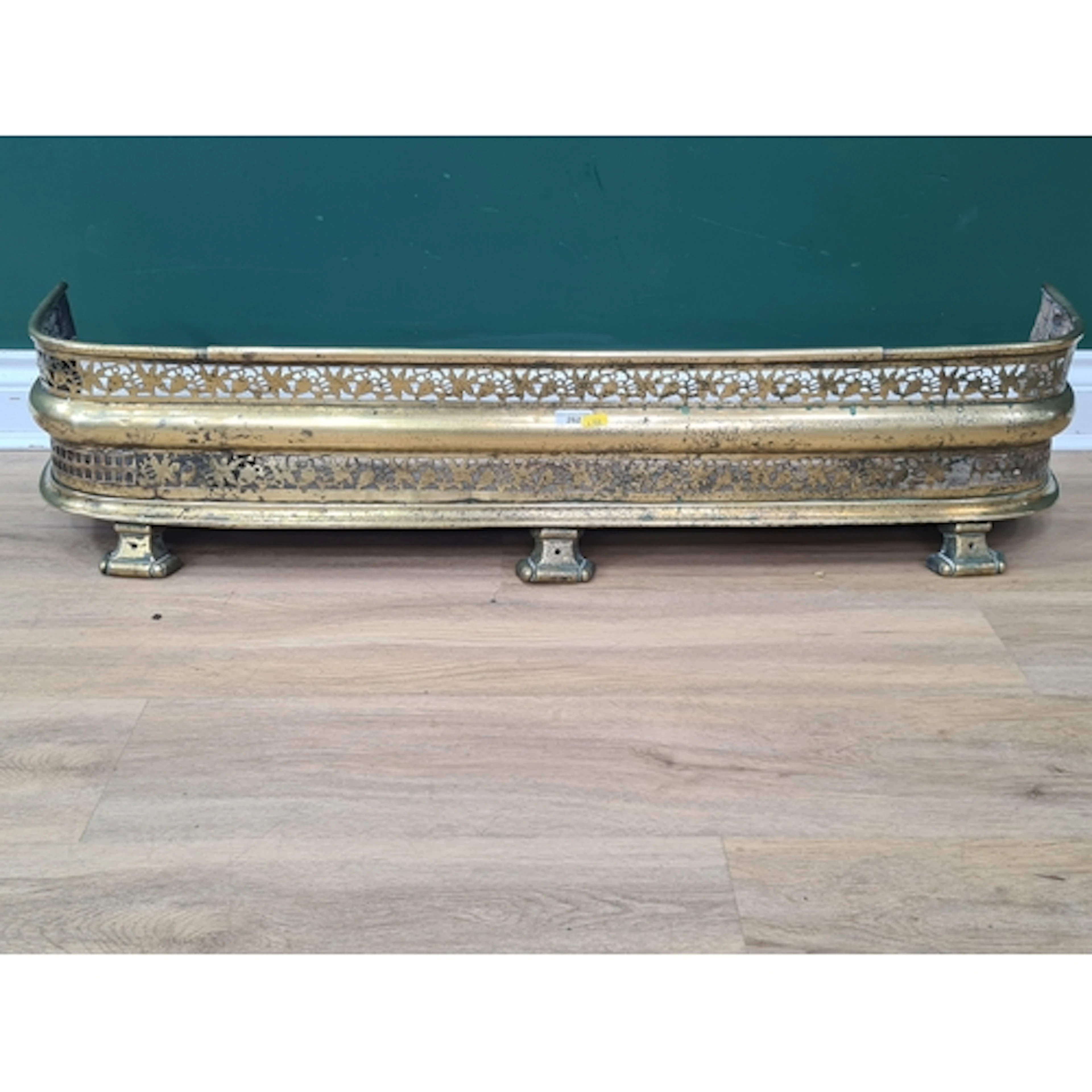 A Victorian pierced brass Fender, 3ft 8in W (R10)