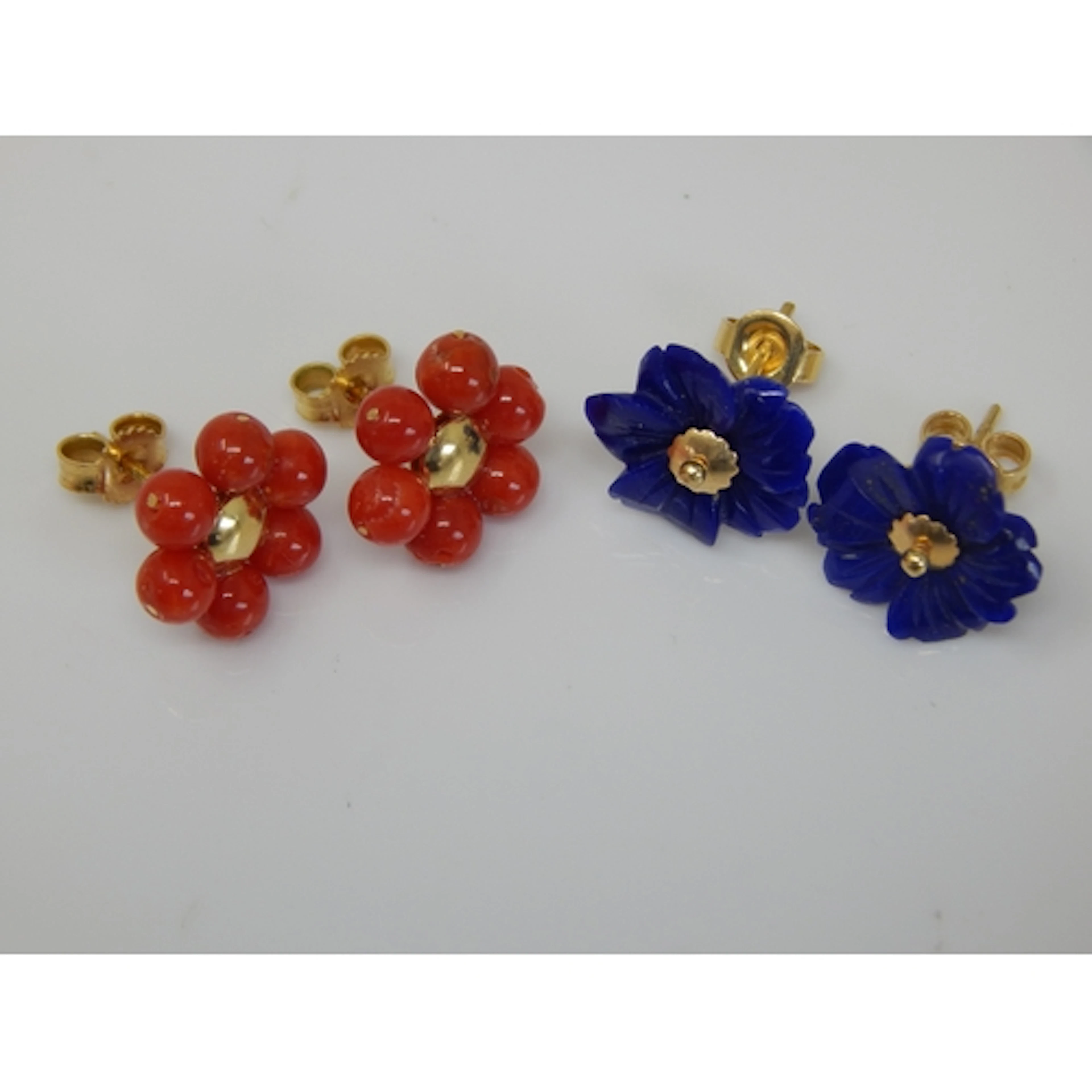 Two Pairs of 18ct Gold Earrings, One Set with Coral, The Oth...