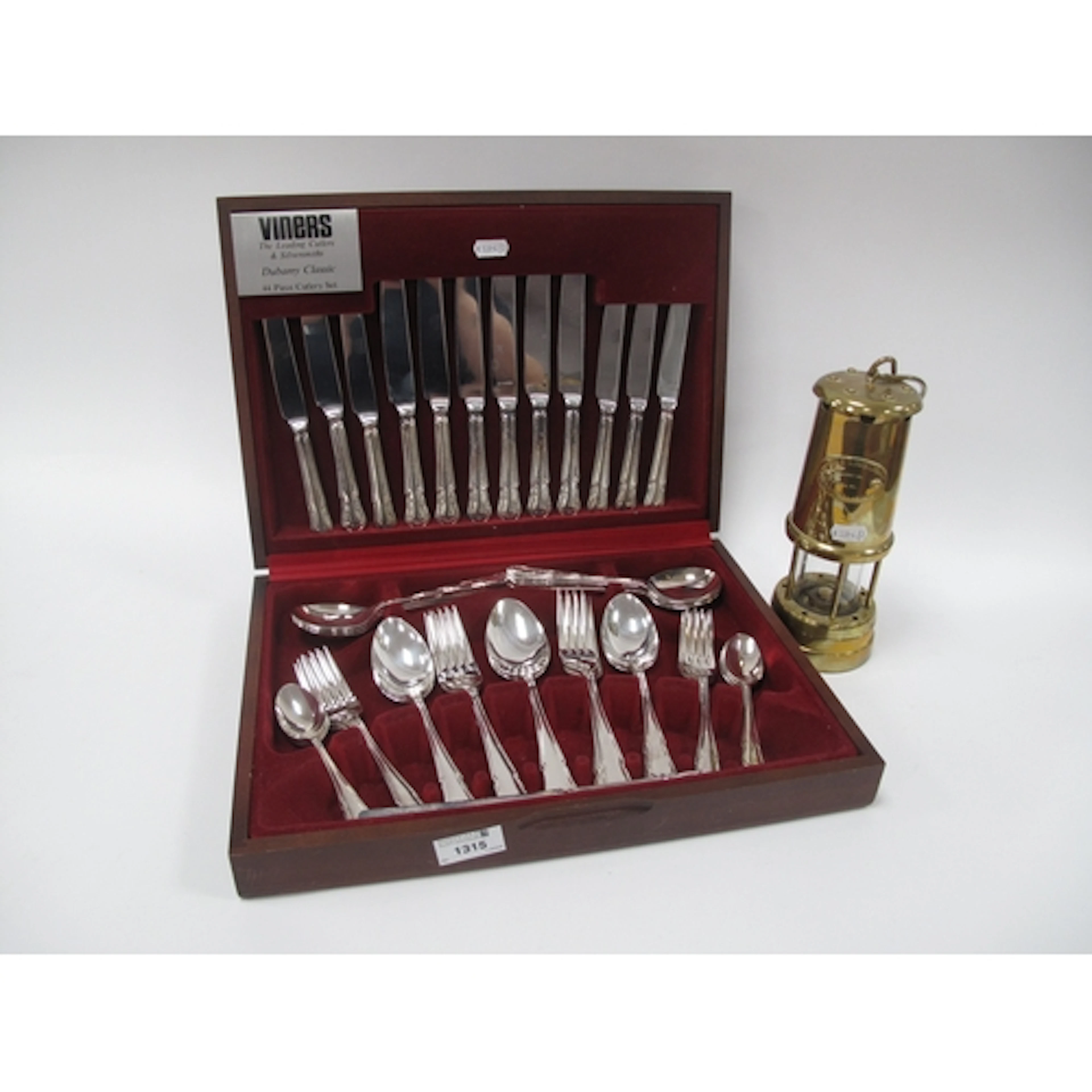 A wooden-cased Viners "Dubarry Classic" stainless steel 44-p...
