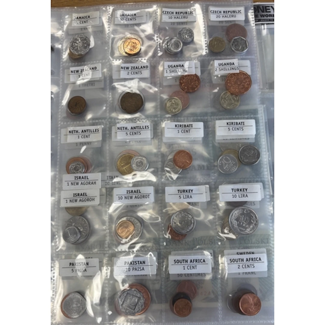 Collection of worldwide issues and banknotes in 'Money of th...