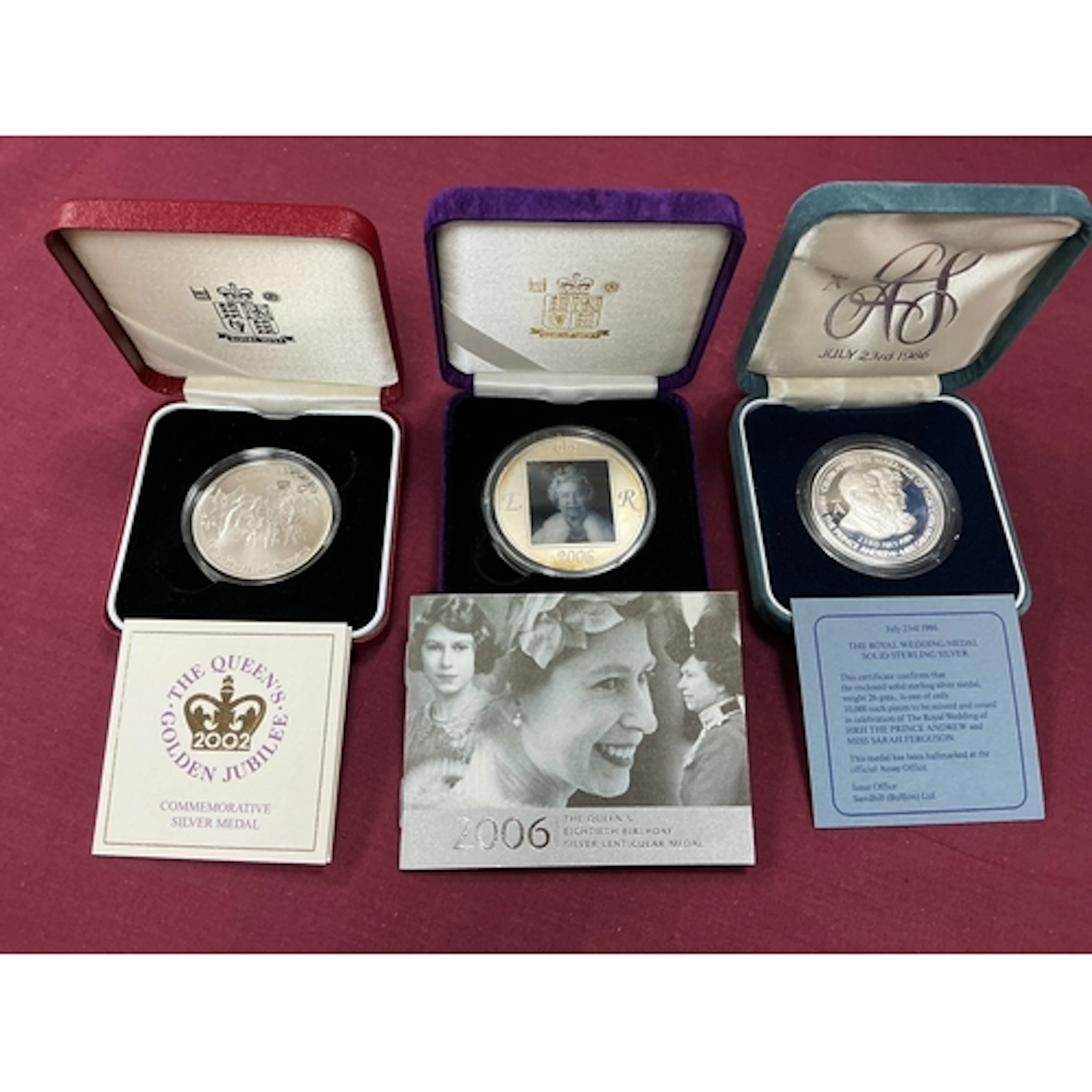 2006 Royal Mint Queen's 80th Birthday Silver Lenticular Meda...