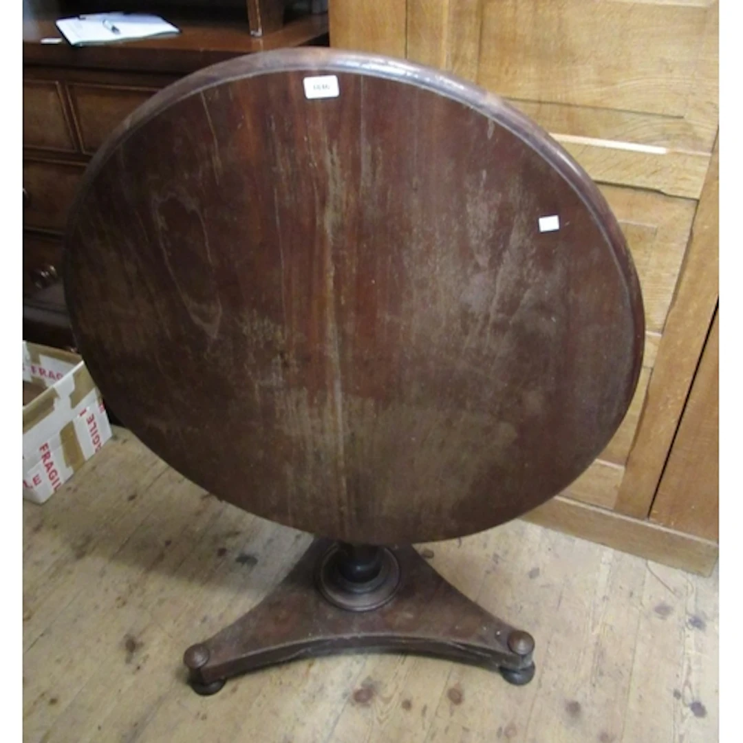 19th Century mahogany circular pedestal table, the tilt top ...