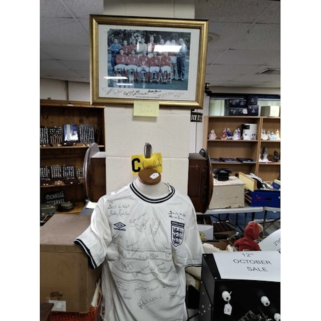ENGLAND FOOTBALL MEMORABILIA, a signed Umbro England Footbal...