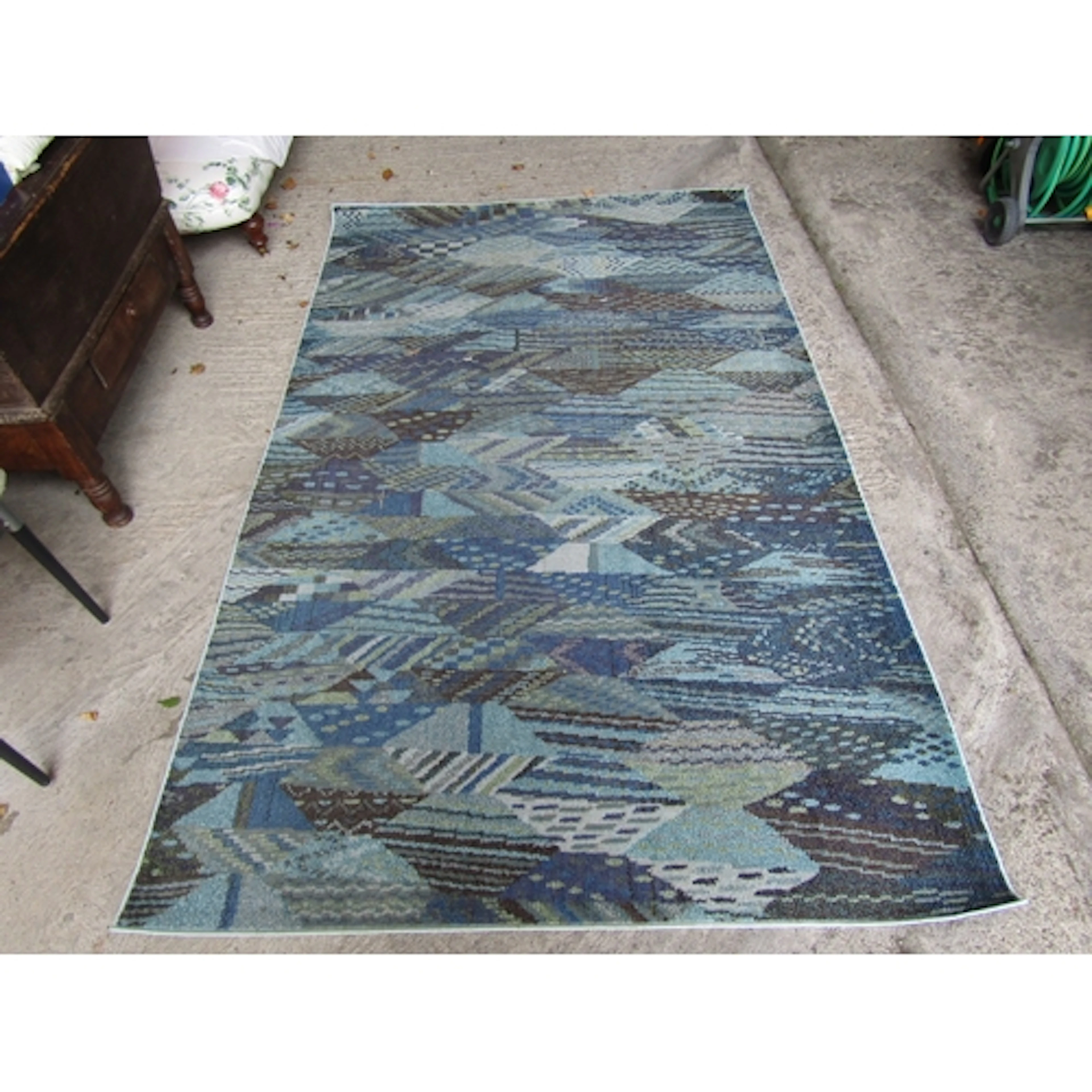 Modern Rug Geometric Abstract Pattern Approximately 6ft Lon...