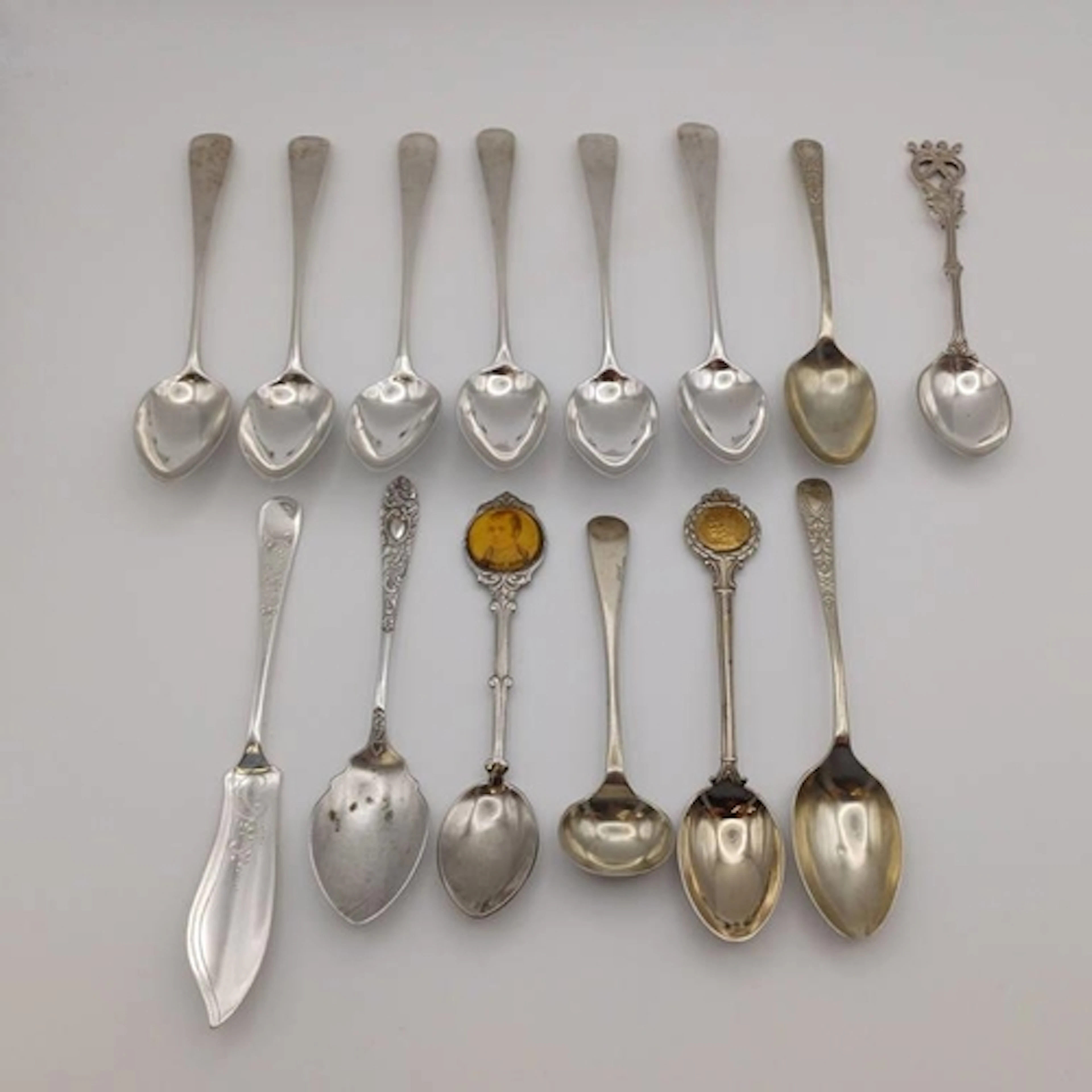 A SET OF 6 GEORGE III SCOTTISH SILVER TEASPOONS BY JOHN ZEIG...