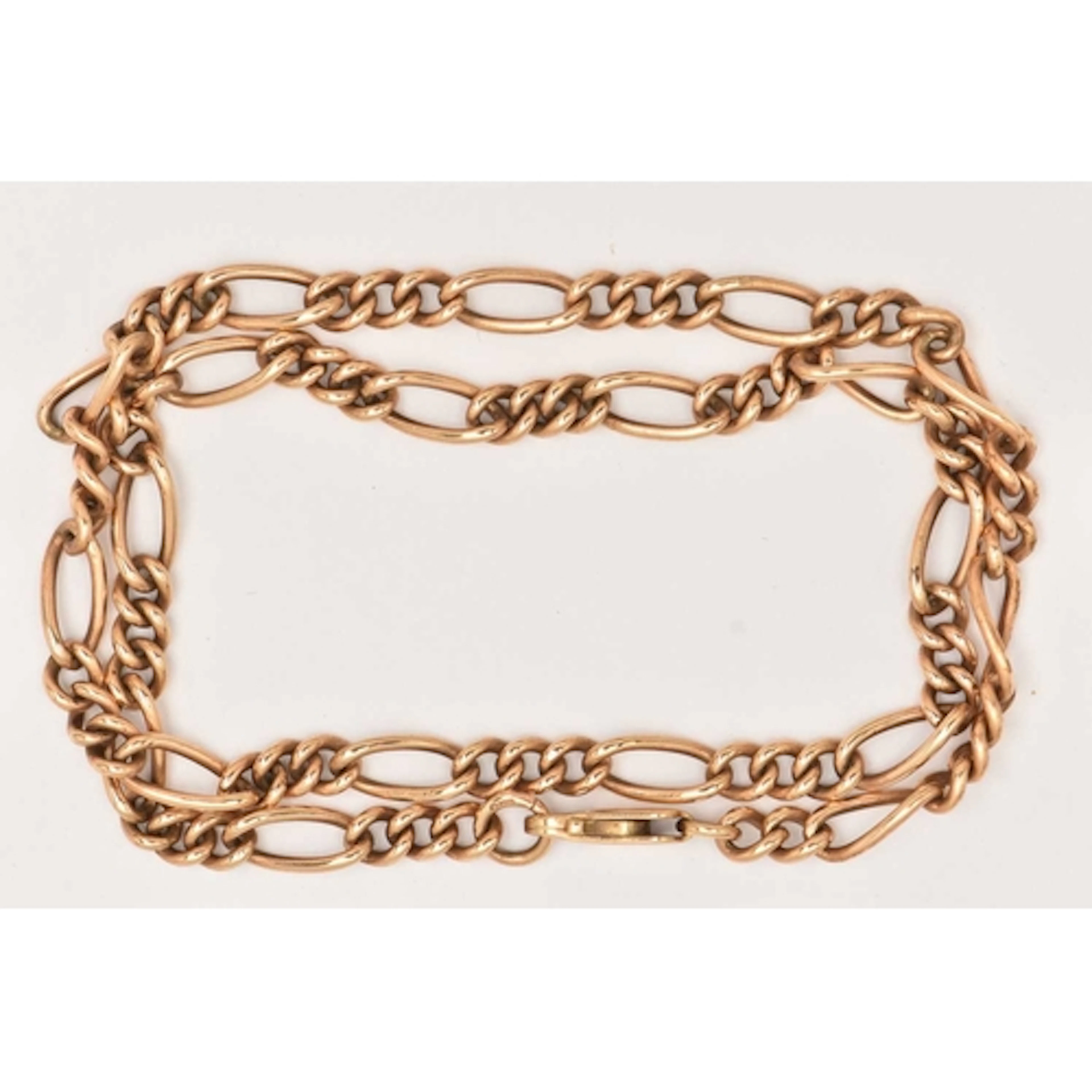 A YELLOW METAL FIGARO CHAIN NECKLACE, fitted with a lobster ...